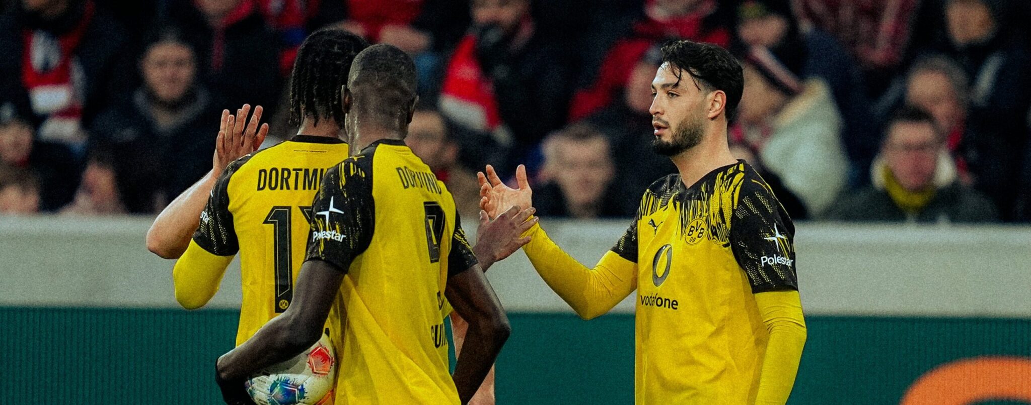 Έμεινε όρθια στο Φράιμπουργκ η Ντόρμουντ των δέκα παικτών