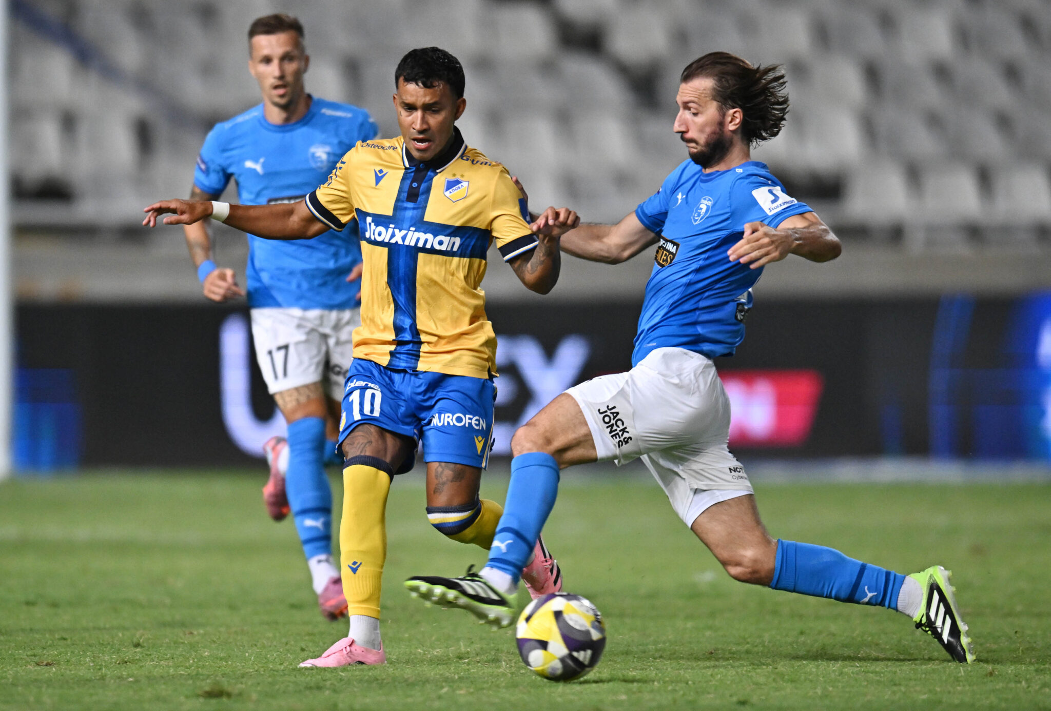 Πάφος-ΑΠΟΕΛ: Με στόχο να αυξήσουν τις αποστάσεις οι πρωτοπόροι, με «όπλο» την πρόσφατη προϊστορία οι «γαλαζοκίτρινοι»