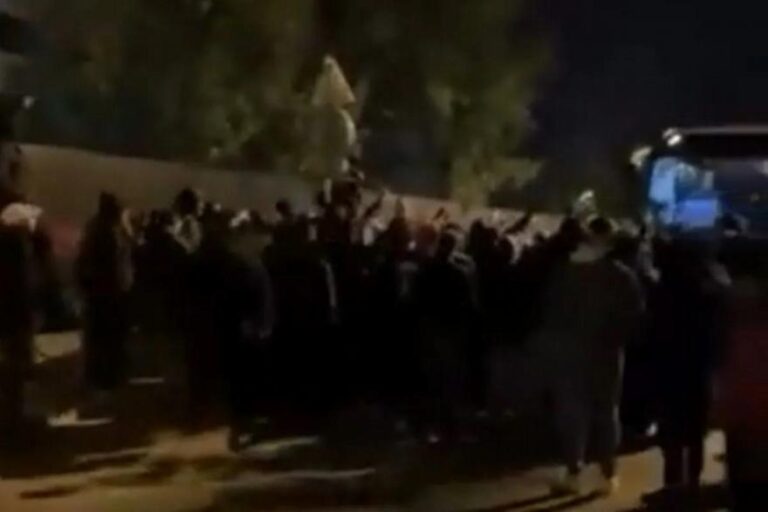 Επιτέθηκαν στους παίκτες της ομάδας τους οι οπαδοί της Νις (ΒΙΝΤΕΟ)