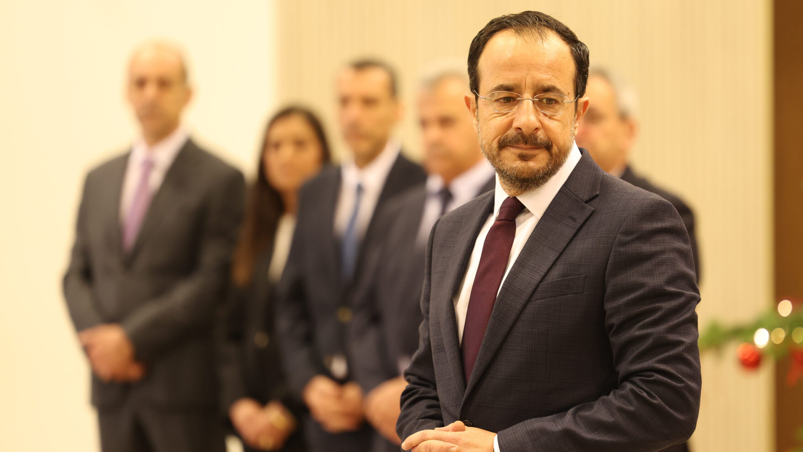 &Sigma;&epsilon; &pi;&omicron;&iota;&omicron;&upsilon;&sigmaf; &alpha;&pi;&epsilon;&upsilon;&theta;ύ&nu;&epsilon;&tau;&alpha;&iota; &omicron; &Nu;ί&kappa;&omicron;&sigmaf; &Chi;&rho;&iota;&sigma;&tau;&omicron;&delta;&omicron;&upsilon;&lambda;ί&delta;&eta;&sigmaf;;