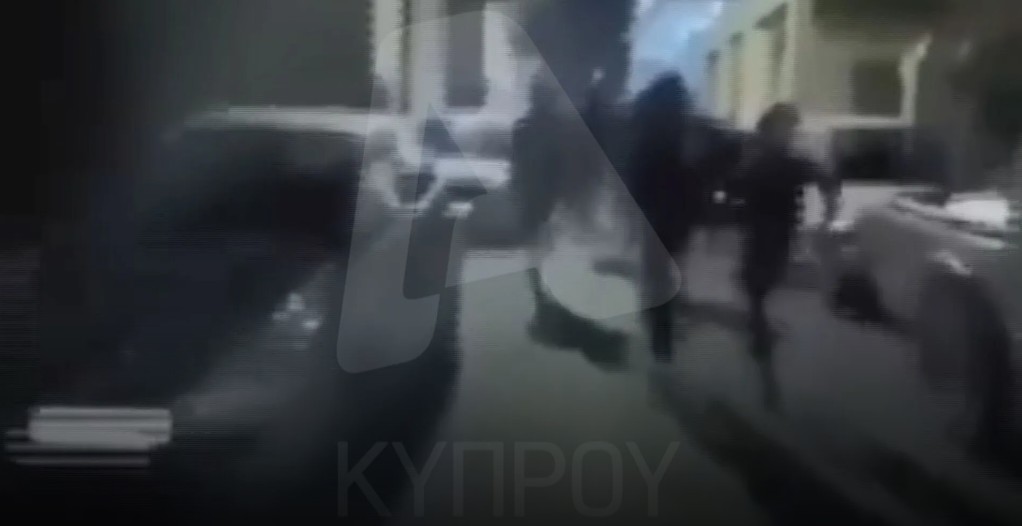 Τρίτη σύλληψη για την επίθεση κουκουλοφόρων στο σωματείο του Απόλλωνα