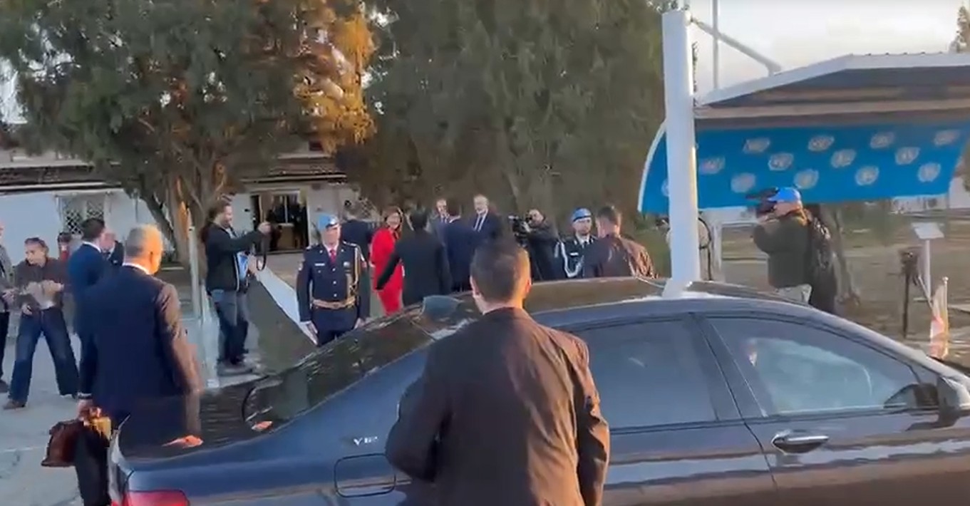 Έφτασαν στα γραφεία των ΗΕ οι ηγέτες, αρχίζει η κρίσιμη κοινή συνάντηση με Ολγκίν (ΒΙΝΤΕΟ)