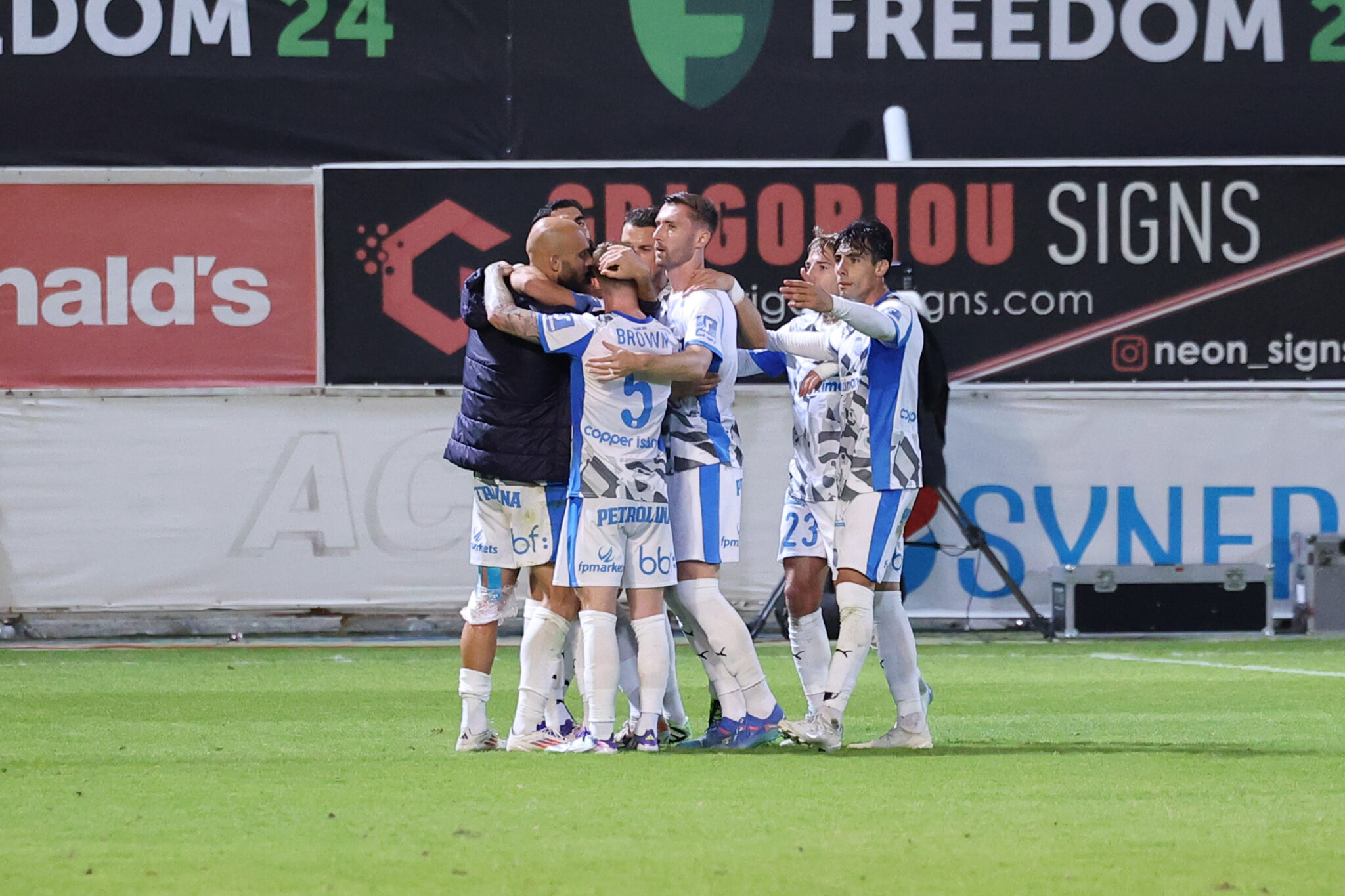 «Ξεκλείδωσε» τη Freedom24 Krasava ΕΝΥ με Μάρκες και ξεκίνησε νικηφόρα ο Λοσάδα στον πάγκο του Απόλλωνα (ΒΙΝΤΕΟ)