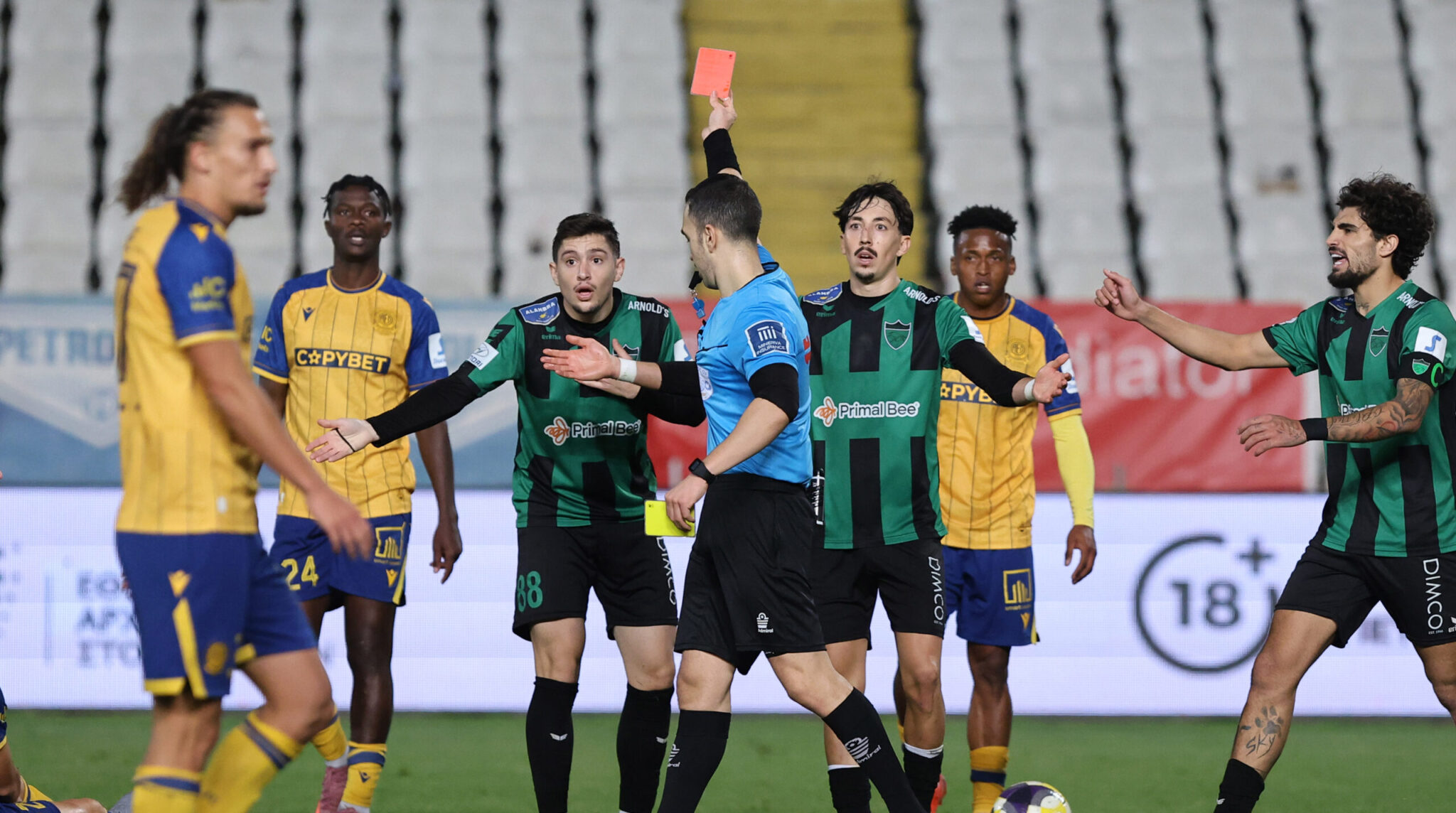 Ένταση και αψιμαχίες μετά το Ολυμπιακός – ΑΕΛ