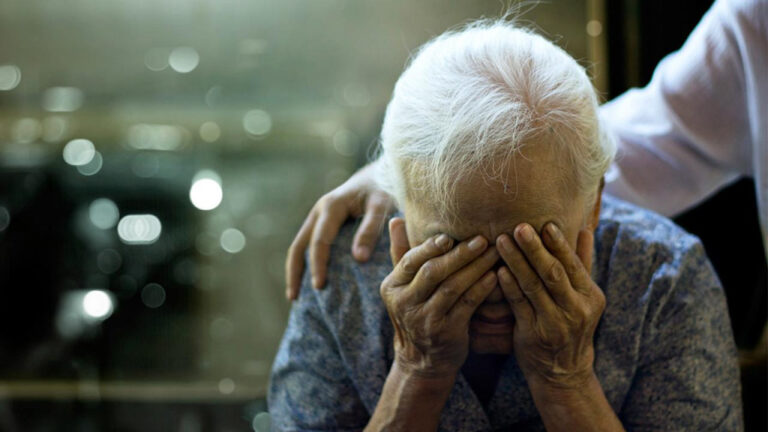 Συσκευές εντοπισμού ατόμων με άνοια προωθεί το Υπ. Υγείας