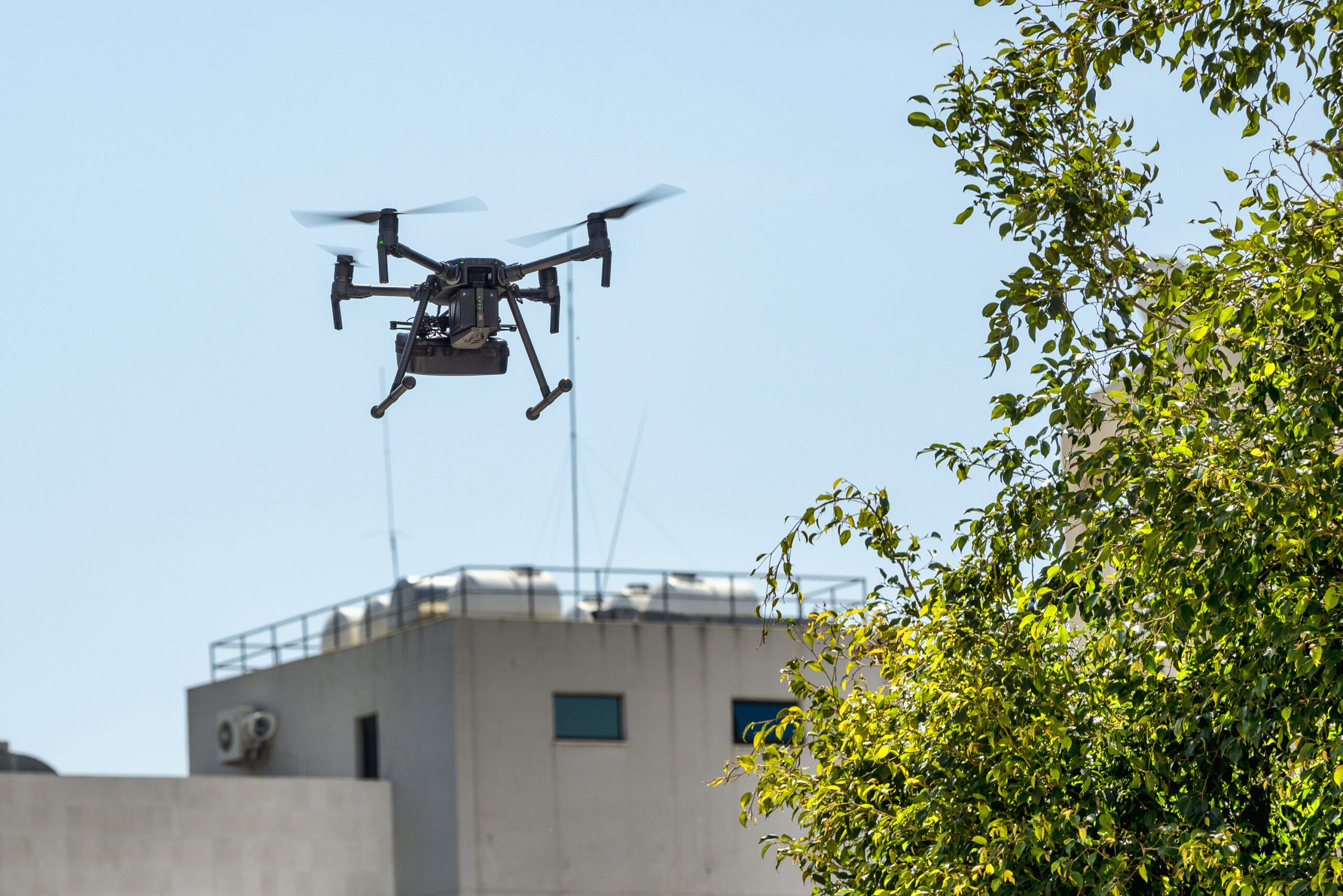 Επτά χρόνια μετά και δύο αποτυχημένοι διαγωνισμοί: Γιατί είναι ακόμη χωρίς anti-drone σύστημα η Αστυνομία