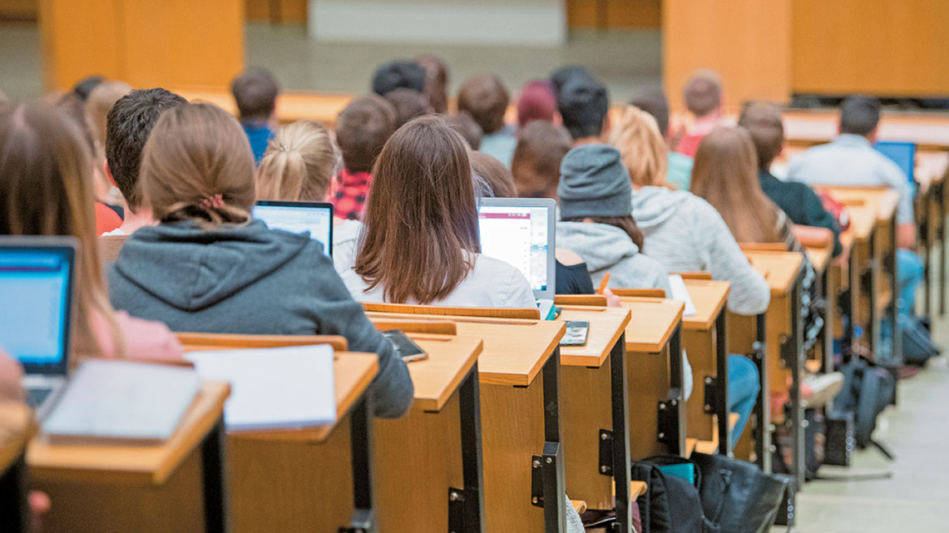 Διαγράφονται 280.000 αιώνιοι φοιτητές στην Ελλάδα, 35.000 ζήτησαν παράταση σπουδών