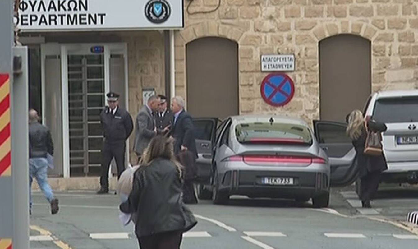 Τρεισήμισι ώρες αυτοψία Φυτιρή στις Κεντρικές: Τα είπε με κρατούμενους και δεσμοφύλακες, δρομολόγησε λύσεις