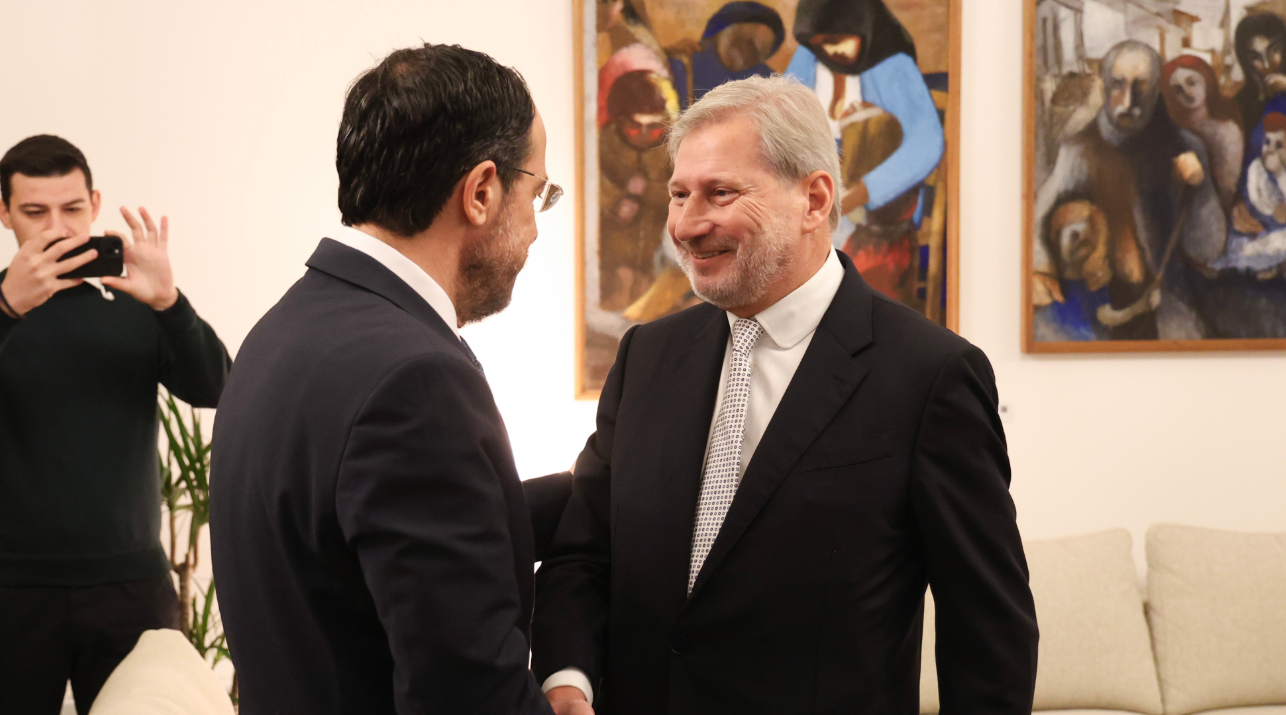 Στο Προεδρικό ο Χαν, ενεργότερη εμπλοκή της ΕΕ στο Κυπριακό θέλει ο ΠτΔ
