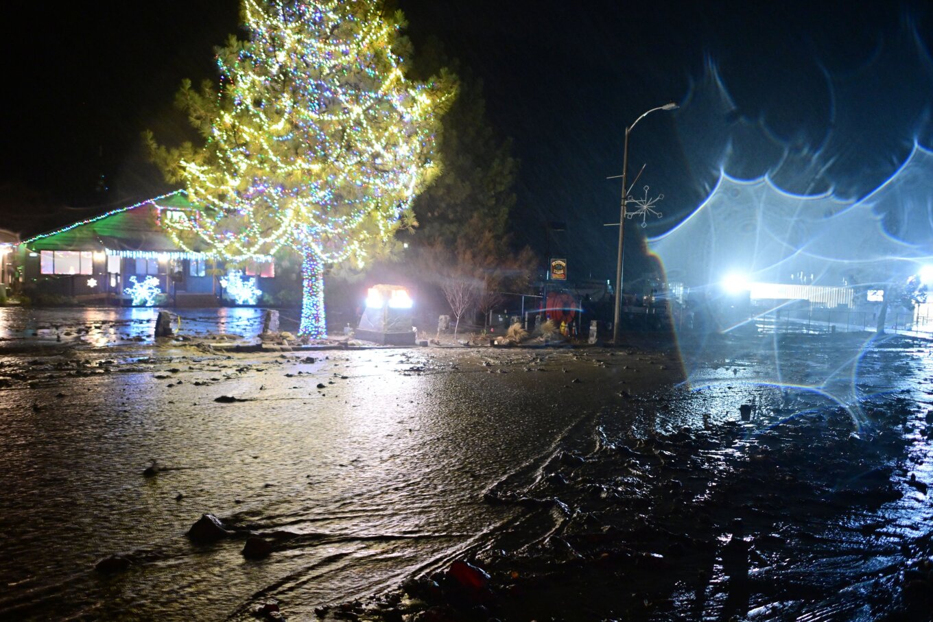 ΒΙΝΤΕΟ: Σκηνές αποκάλυψης στην Καλιφόρνια από τη σφοδρή καταιγίδα