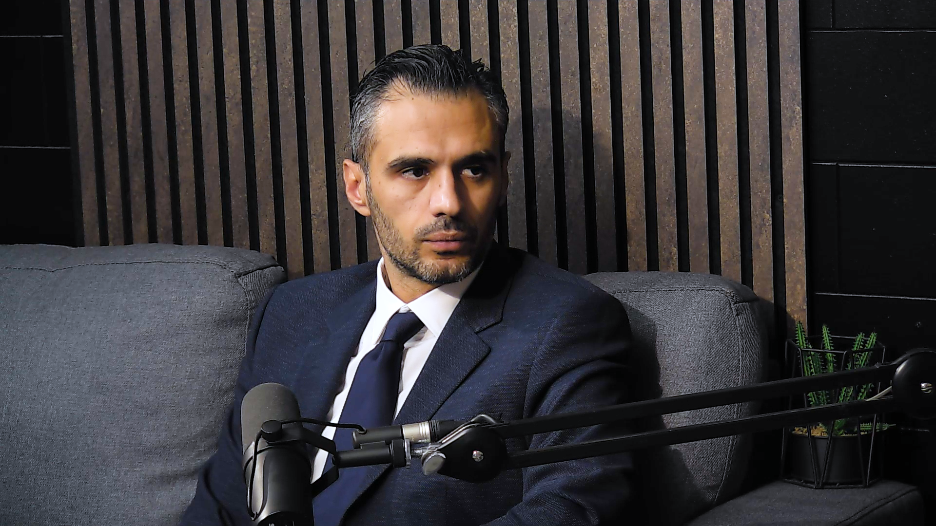 Ο Γρηγόρης Καμπέρης εξηγεί: Πώς Πολιτεία και βιομηχανία μπορούν να «χτυπήσουν» το παράνομο εμπόριο και την πρόσβαση ανηλίκων σε καπνικά προϊόντα