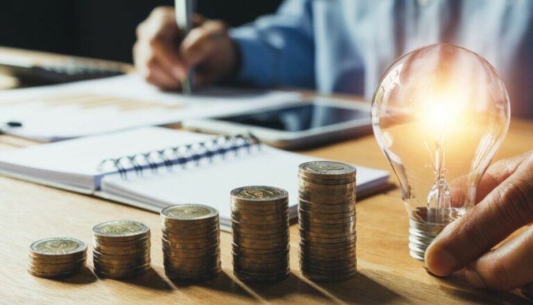 «ΑΗΚ+»: Ποιους αφορά και τι περιλαμβάνει το νέο σχέδιο χορηγιών, όλες οι πληροφορίες