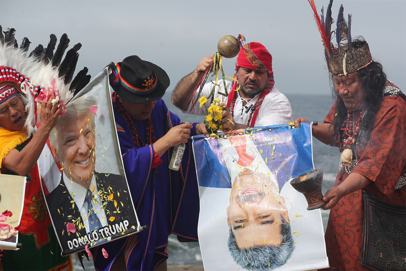 Ασθένεια Τραμπ, πτώση Μαδούρο, λήξη πολέμου: Τι προέβλεψαν Περουβιανοί σαμάνοι για το 2026