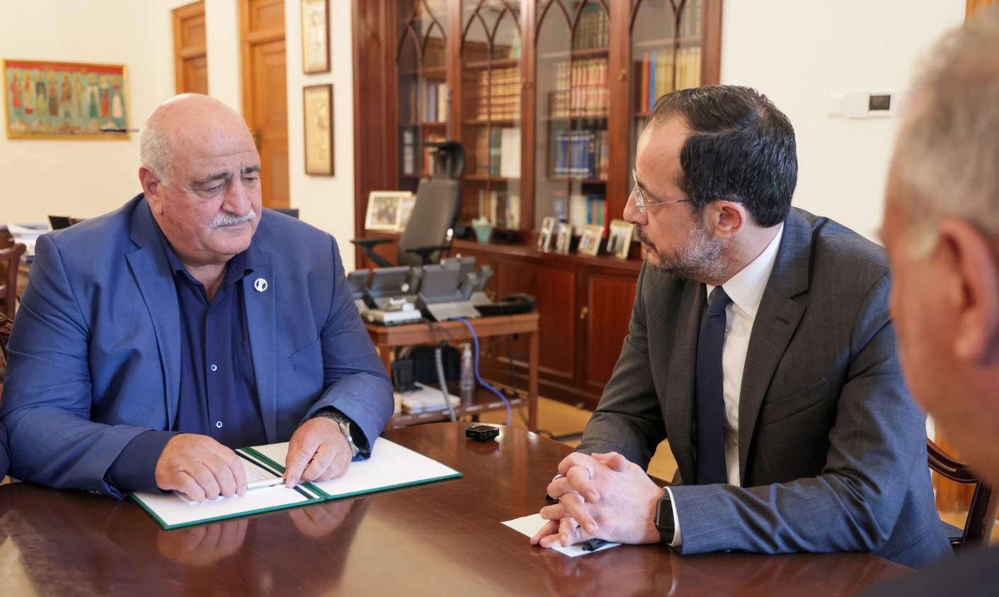 Στον Λόφο για «αναθέρμανση» των σχέσεων με το Προεδρικό ο Αναστασίου