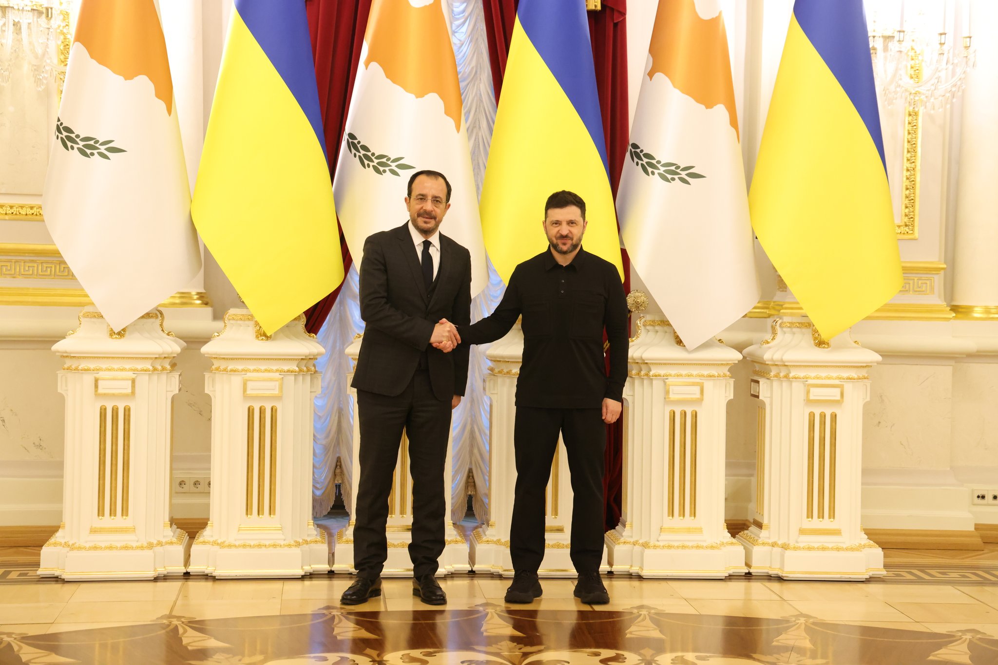 ΦΩΤΟ: Η επίσημη υποδοχή του Χριστοδουλίδη από τον Ζελένσκι στο Κίεβο