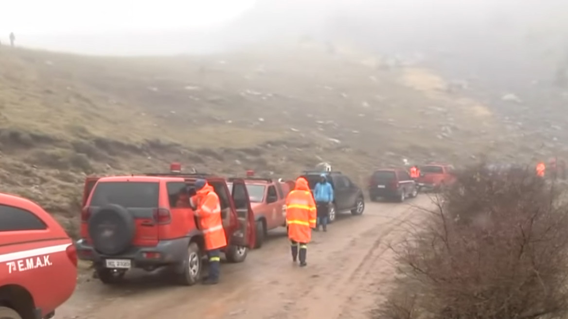 Σχεδόν αγκαλιασμένοι εντοπίστηκαν οι τέσσερις ορειβάτες στα Βαρδούσια