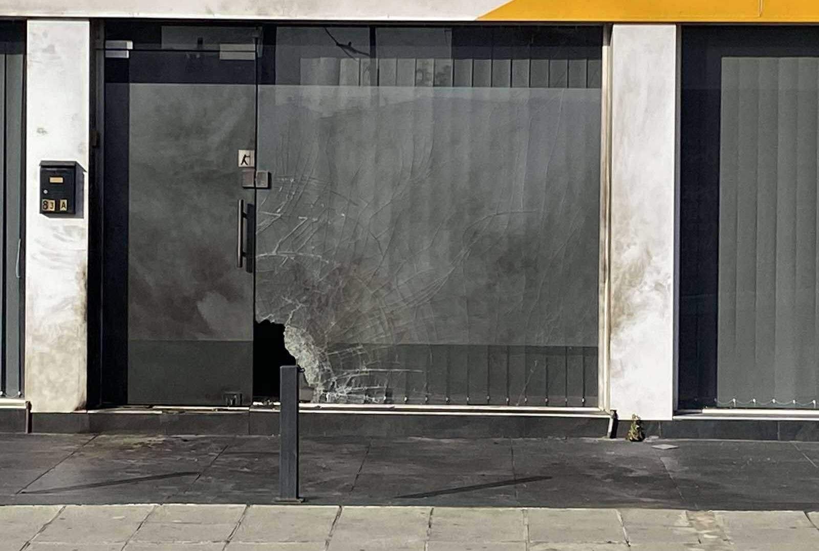 ΦΩΤΟ: Εδώ έγινε η βομβιστική επίθεση τα ξημερώματα στη Λεμεσό