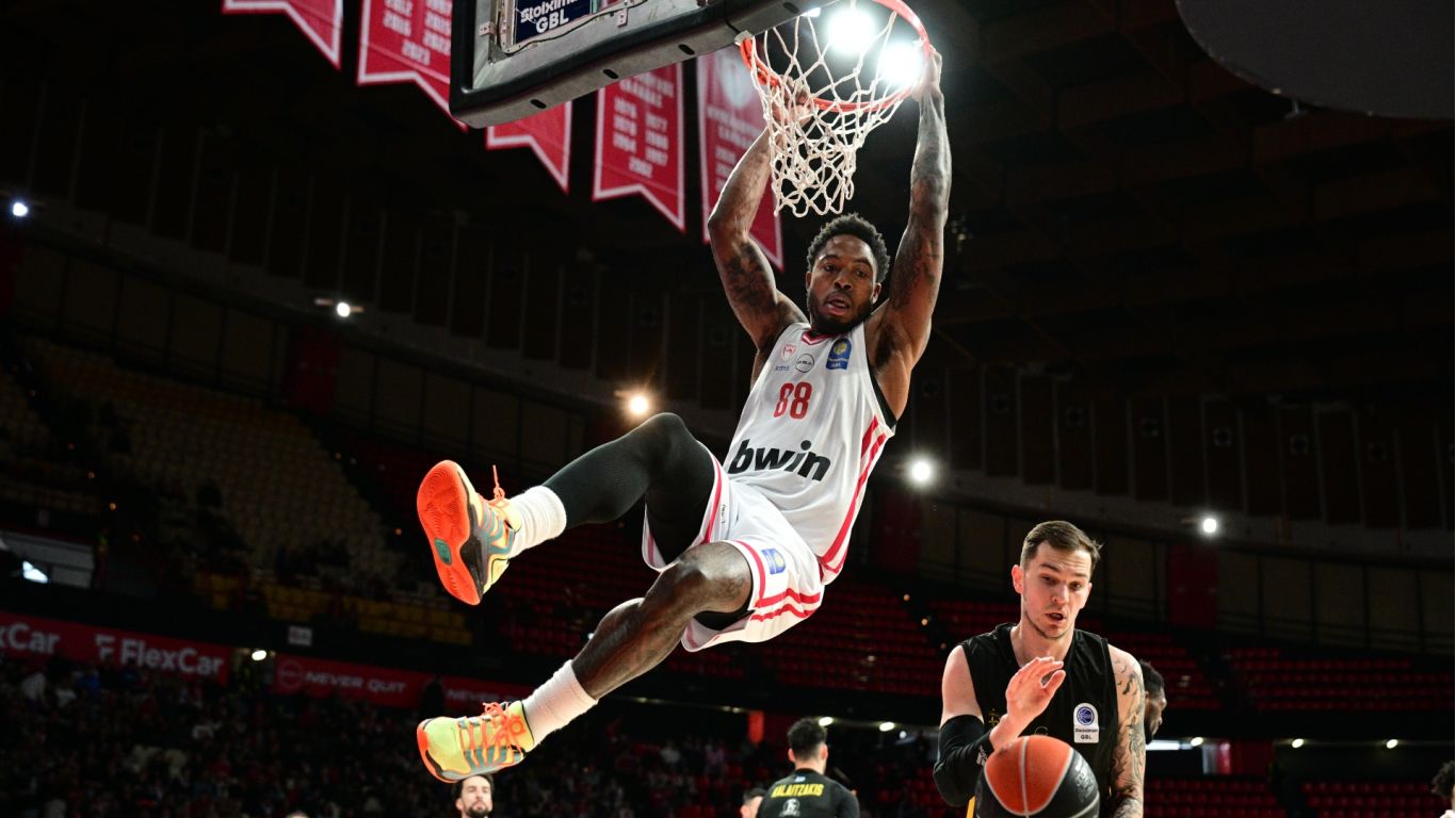 Νέα κατοστάρα και ρεκόρ στην ιστορία του πρωταθλήματος στις ασίστ για τον ασταμάτητο Ολυμπιακό