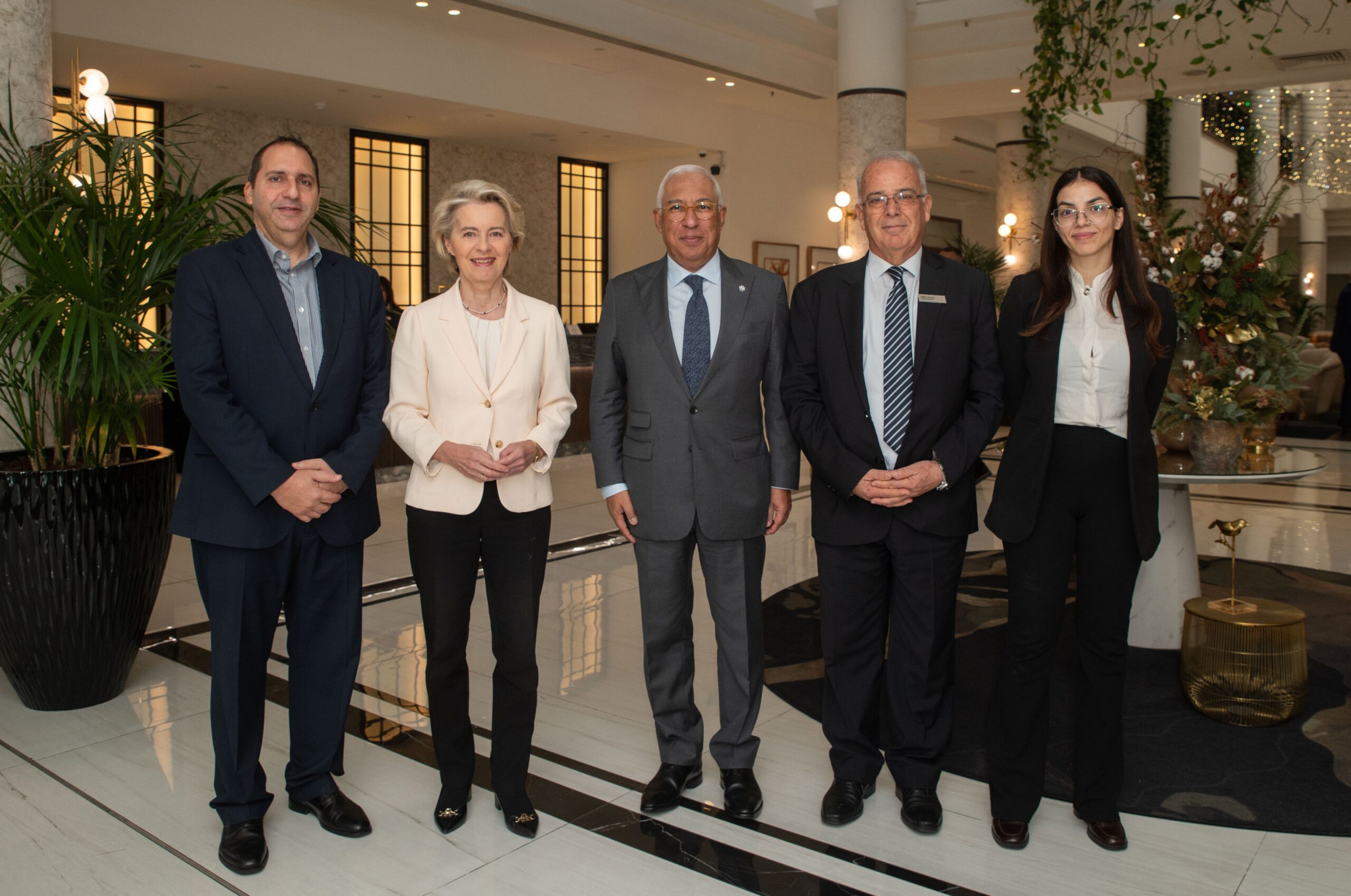 &Eta; &Kappa;&upsilon;&pi;&rho;&iota;&alpha;&kappa;ή &Pi;&rho;&omicron;&epsilon;&delta;&rho;ί&alpha; &tau;&omicron;&upsilon; &Sigma;&upsilon;&mu;&beta;&omicron;&upsilon;&lambda;ί&omicron;&upsilon; &tau;&eta;&sigmaf; &Epsilon;&Epsilon; &kappa;&alpha;&iota; &eta; &kappa;&alpha;&theta;&omicron;&rho;&iota;&sigma;&tau;&iota;&kappa;ή &sigma;&upsilon;&mu;&beta;&omicron;&lambda;ή &tau;&omicron;&upsilon; Hilton Nicosia