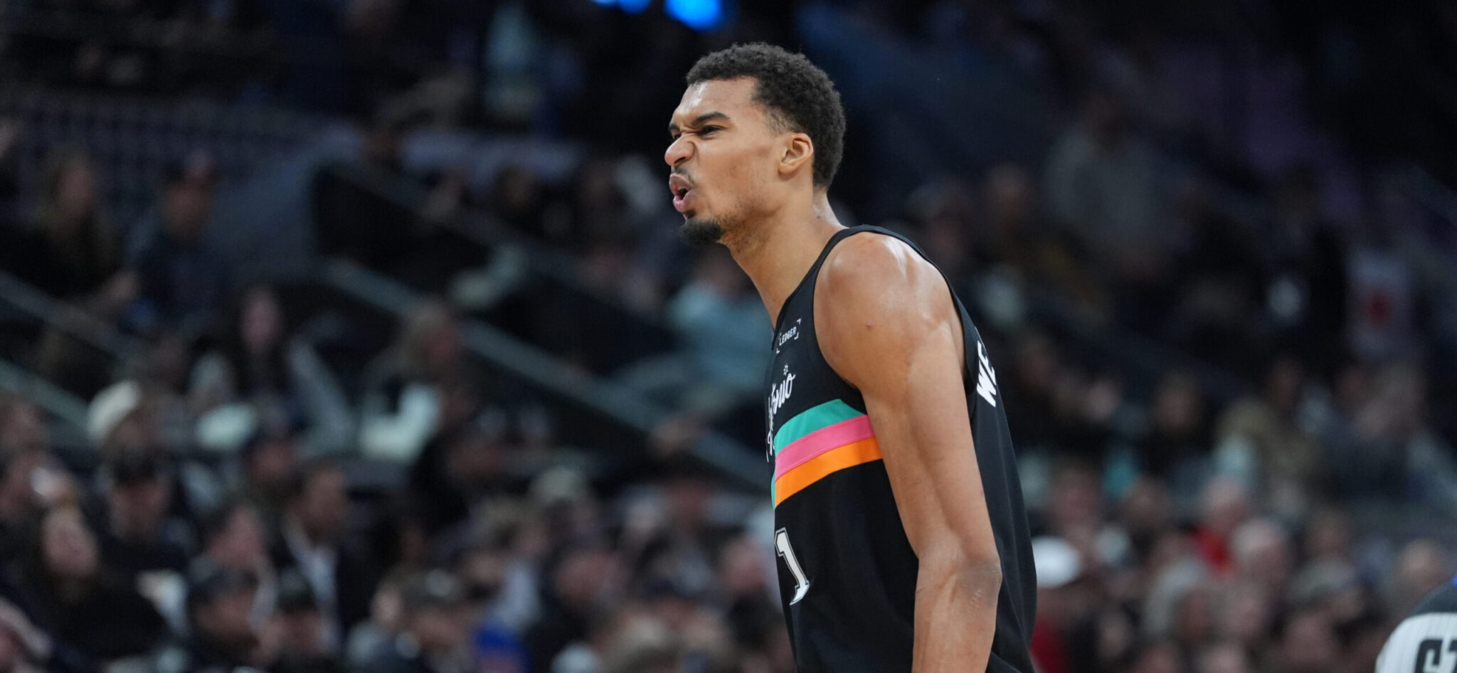 Αποχώρησε τραυματίας ο Γουεμπανιαμά από το ματς των Σπερς