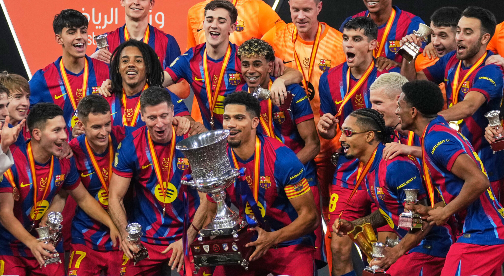 Σε ένα… τρελό Clasico η Μπαρσελόνα υπέταξε τη Ρεάλ και σήκωσε την πρώτη κούπα της σεζόν (ΒΙΝΤΕΟ)