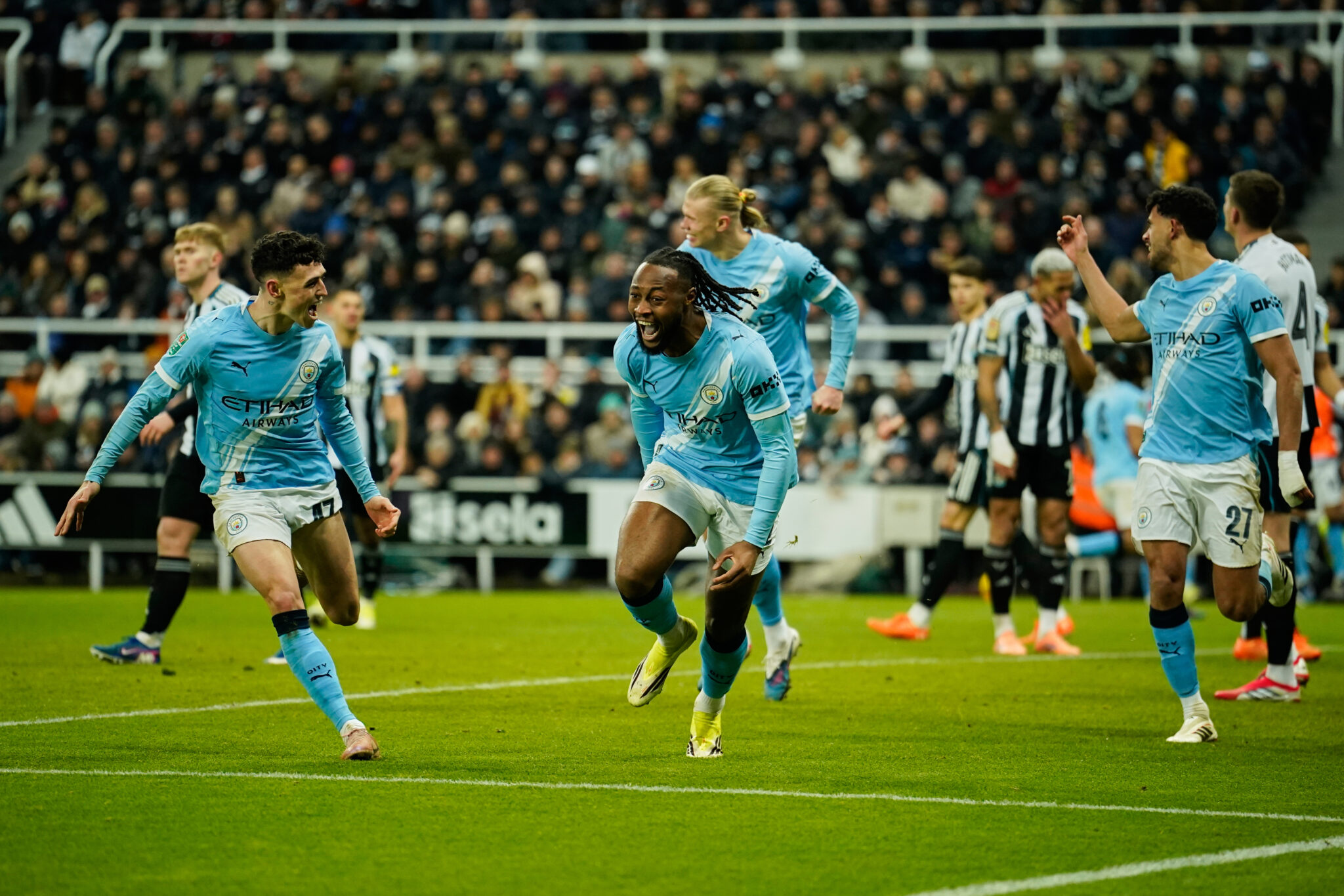 Σίτι με… υπογραφή Σεμένιο και σφραγίδα Σερκί κόντρα στη Νιούκαστλ και αγκαλιά με την πρόκριση