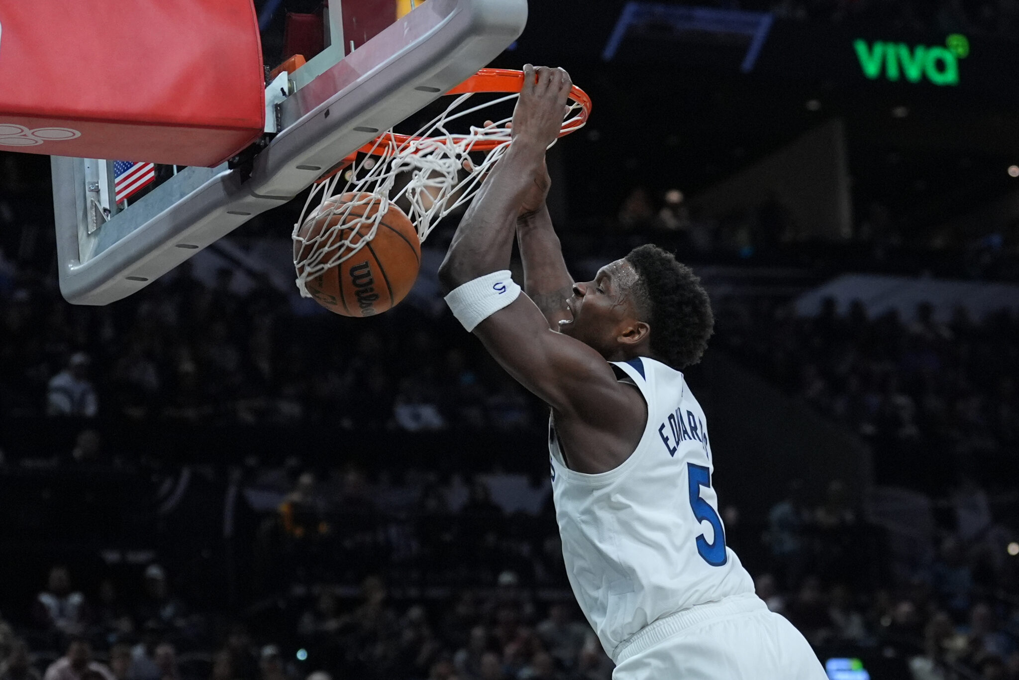 Άντονι Έντουαρντς: «Θα κέρδιζα σε μονό τον Γουεμπανιαμά»