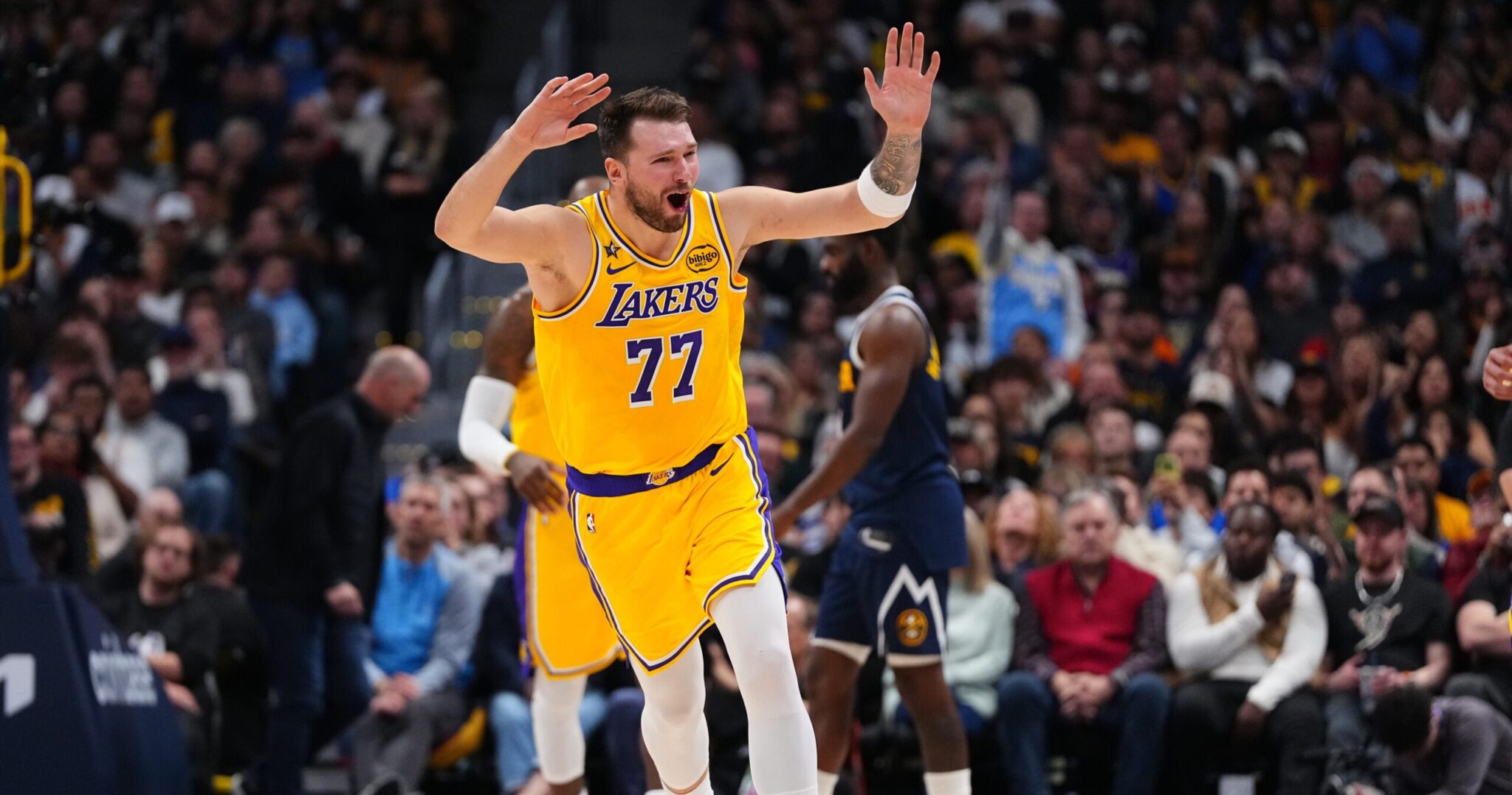 Τριπλ-νταμπλ Ντόντσιτς στη μεγάλη ανατροπή των Λέικερς