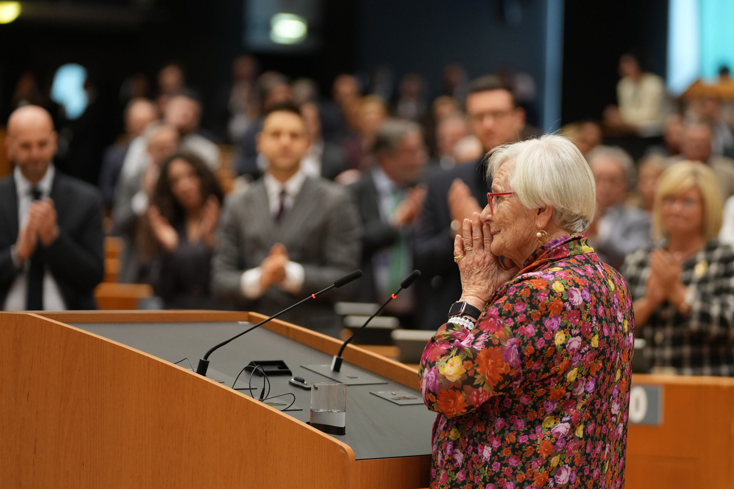 &laquo;&Delta;&epsilon;&nu; ή&tau;&alpha;&nu; &zeta;&omega;ή, ή&tau;&alpha;&nu; &theta;ά&nu;&alpha;&tau;&omicron;&sigmaf;&raquo;: &Sigma;&upsilon;&gamma;&kappa;&lambda;&omicron;&nu;&iota;&sigma;&tau;&iota;&kappa;ή &mu;&alpha;&rho;&tau;&upsilon;&rho;ί&alpha; &epsilon;&pi;&iota;&zeta;ή&sigma;&alpha;&sigma;&alpha;&sigmaf; &tau;&omicron;&upsilon; &Omicron;&lambda;&omicron;&kappa;&alpha;&upsilon;&tau;ώ&mu;&alpha;&tau;&omicron;&sigmaf; &sigma;&tau;&omicron; &Epsilon;&Kappa;
