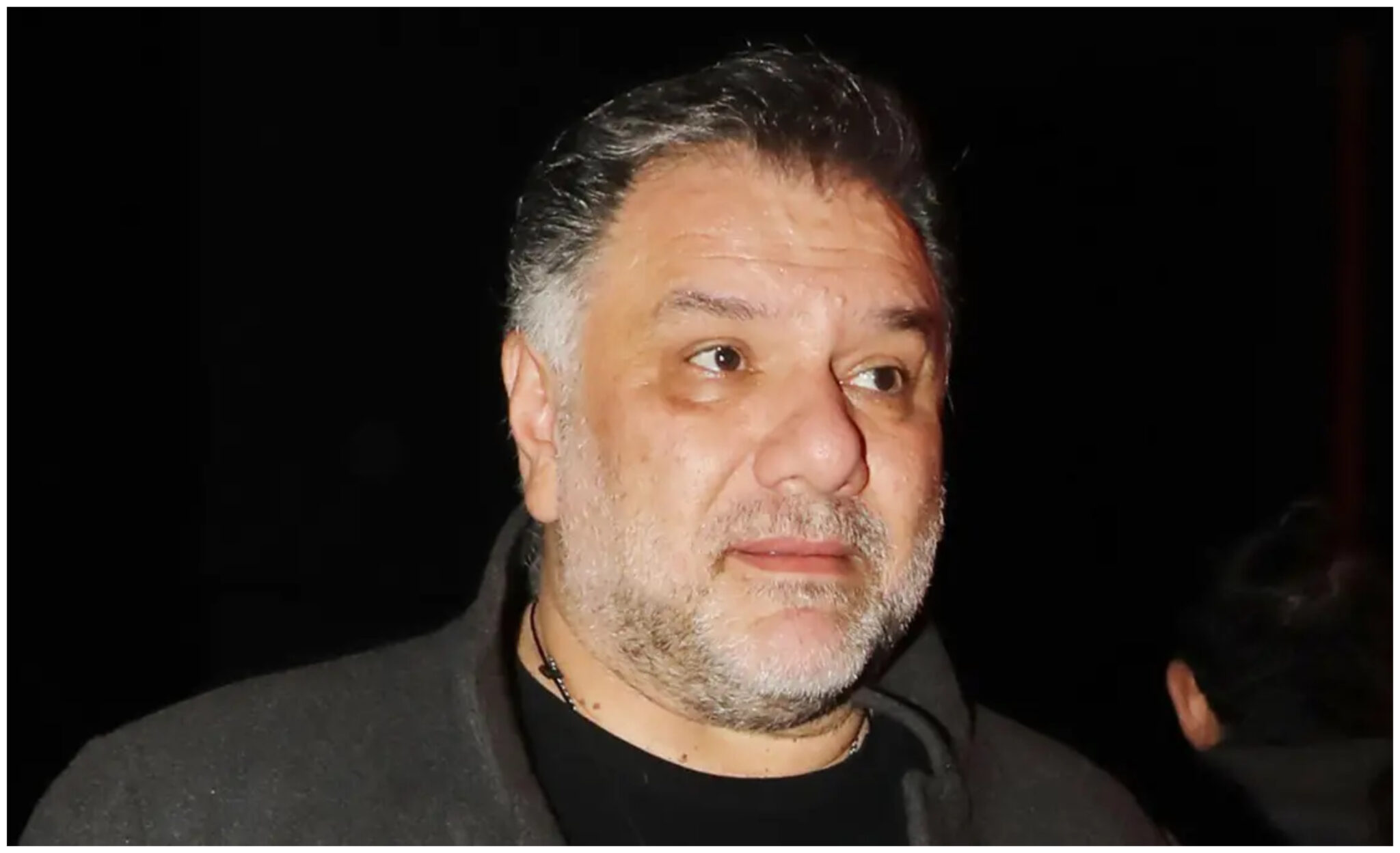 Αρναούτογλου: Με τρεμάμενη φωνή τα πρώτα του λόγια για τον θάνατο της μαμάς του