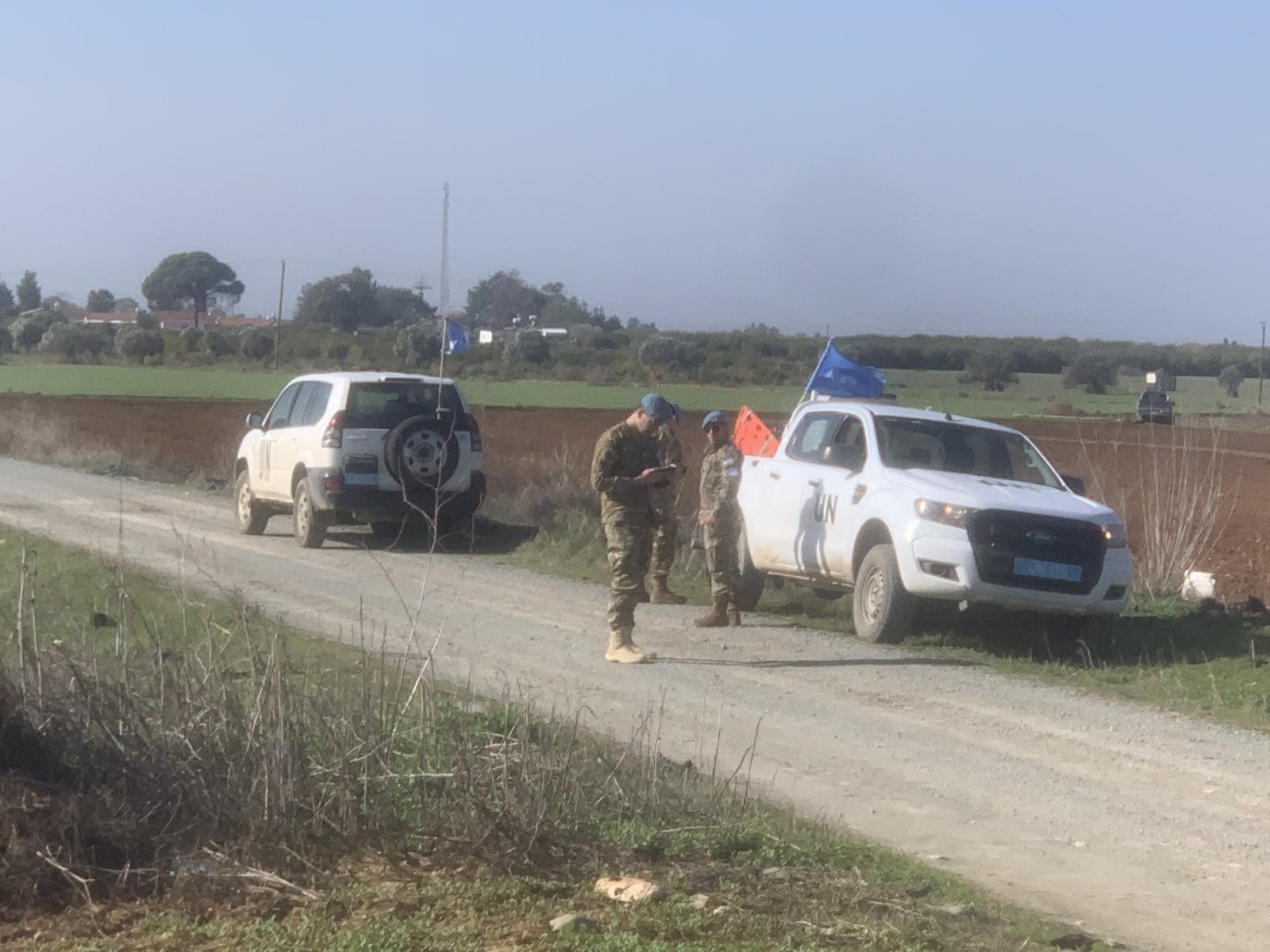 ΒΙΝΤΕΟ&ΦΩΤΟ: Τούρκοι γεωργοί μπήκαν στη Νεκρή Ζώνη, καλλιεργούν με τρακτέρ χωράφια Ελληνοκυπρίων