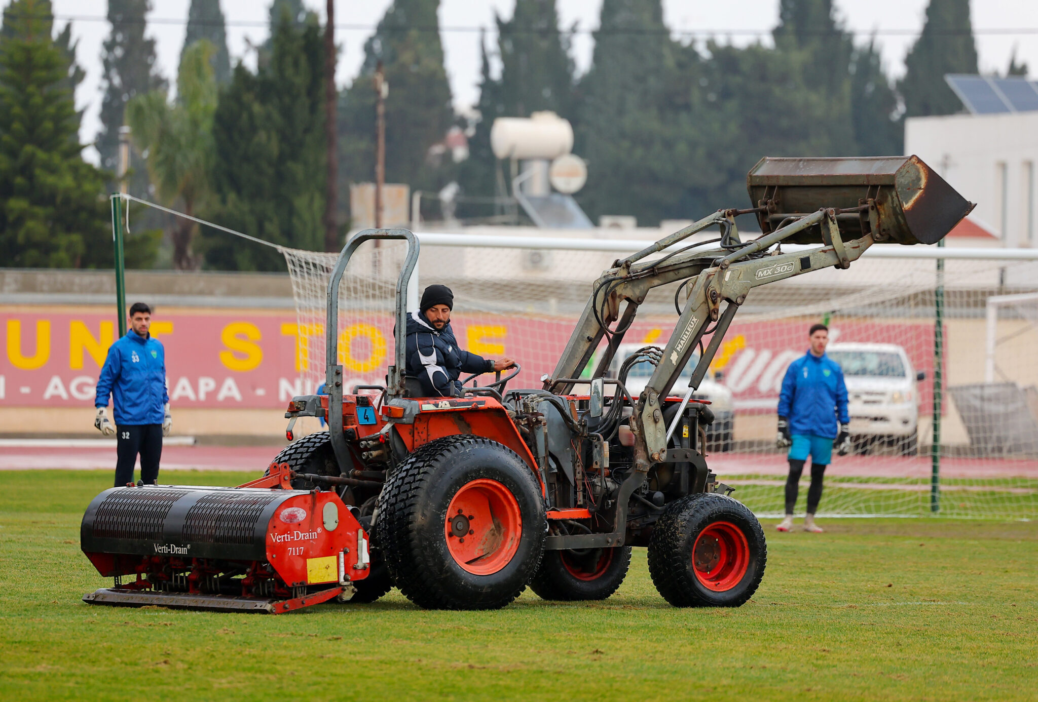 Οριστική αναβολή στο Ένωση-Ολυμπιακός λόγω… βροχής (ΦΩΤΟ)
