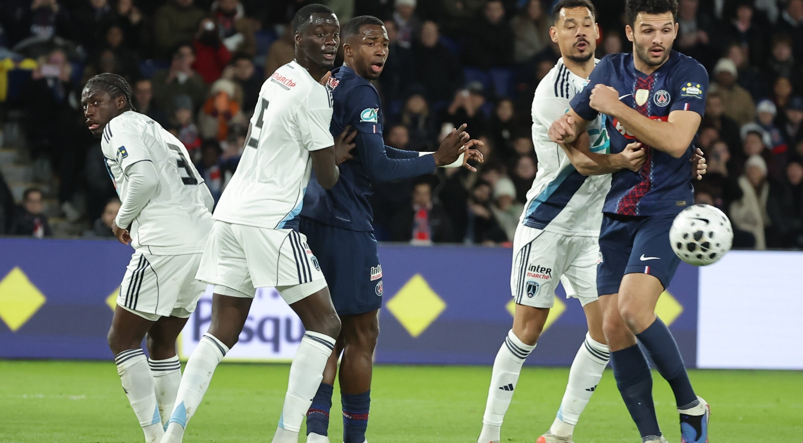 Έγινε κι αυτό: Η Παρί FC έβγαλε νοκ άουτ την Παρί Σεν Ζερμέν