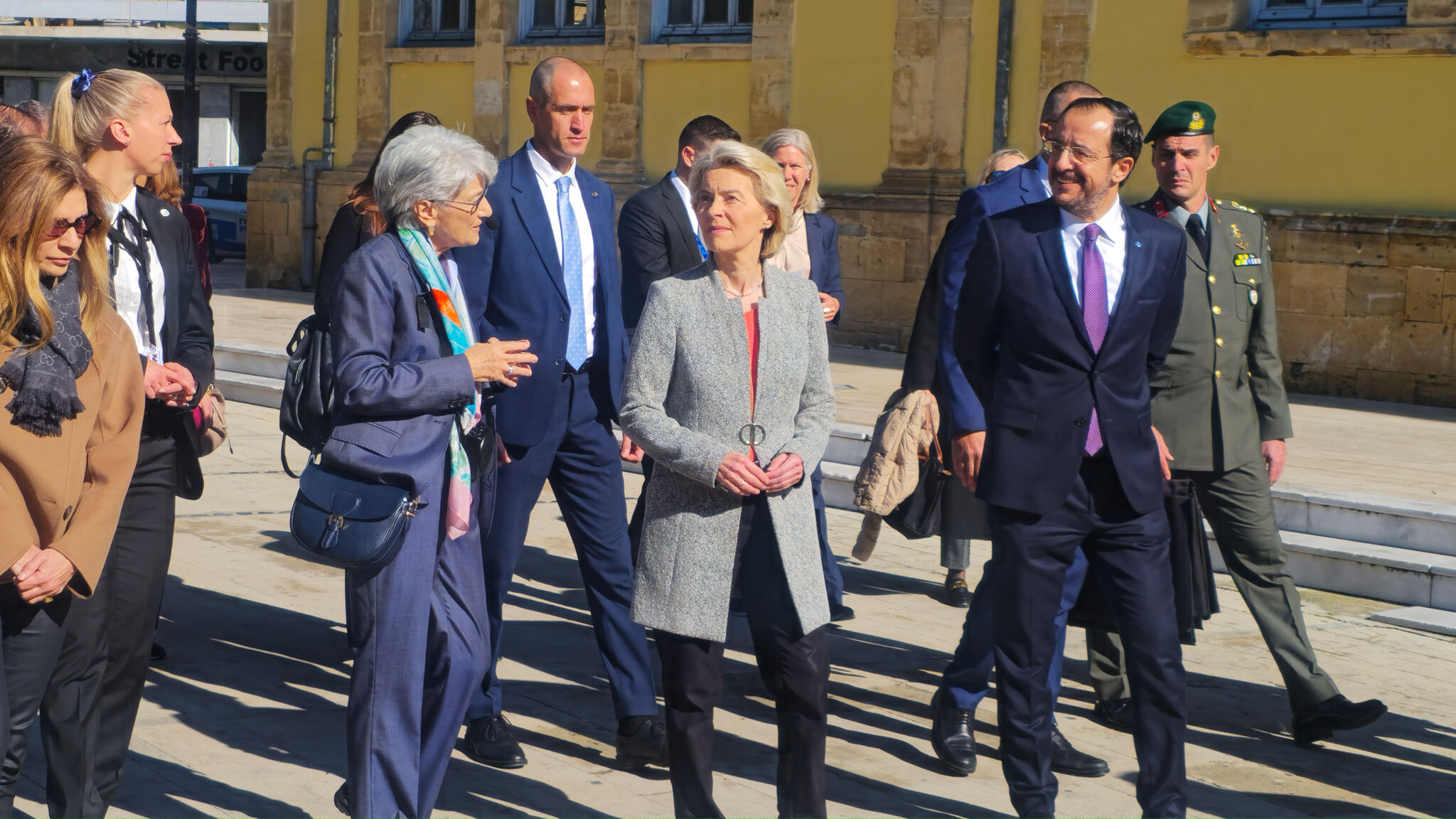 «Απόλυτη προτεραιότητα ΕΕ η λύση στο Κυπριακό»: Η ανάρτηση της Ούρσουλας μετά την περιήγηση στην πράσινη γραμμή