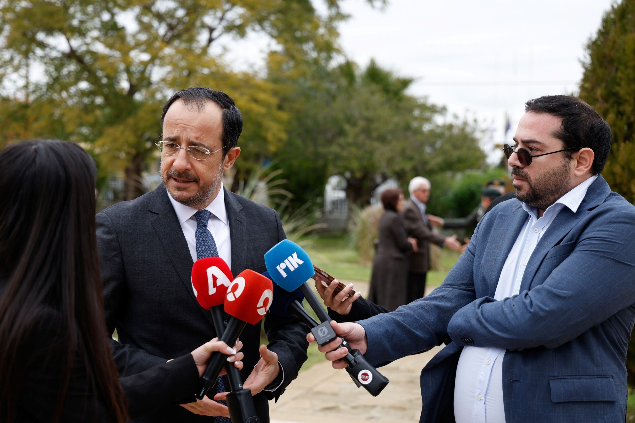 &Omicron; &Chi;&rho;&iota;&sigma;&tau;&omicron;&delta;&omicron;&upsilon;&lambda;ί&delta;&eta;&sigmaf; &epsilon;&pi;&iota;&beta;&epsilon;&beta;&alpha;ί&omega;&sigma;&epsilon; &tau;&eta;&nu; &pi;&rho;ό&sigma;&kappa;&lambda;&eta;&sigma;&eta; &alpha;&pi;ό &Tau;&rho;&alpha;&mu;&pi;, &gamma;&iota;&alpha; &sigma;&upsilon;&mu;&mu;&epsilon;&tau;&omicron;&chi;ή &mu;&alpha;&sigmaf; &sigma;&tau;&omicron; &Sigma;&upsilon;&mu;&beta;&omicron;ύ&lambda;&iota;&omicron; &Epsilon;&iota;&rho;ή&nu;&eta;&sigmaf; &gamma;&iota;&alpha; &tau;&eta; &Gamma;ά&zeta;&alpha;