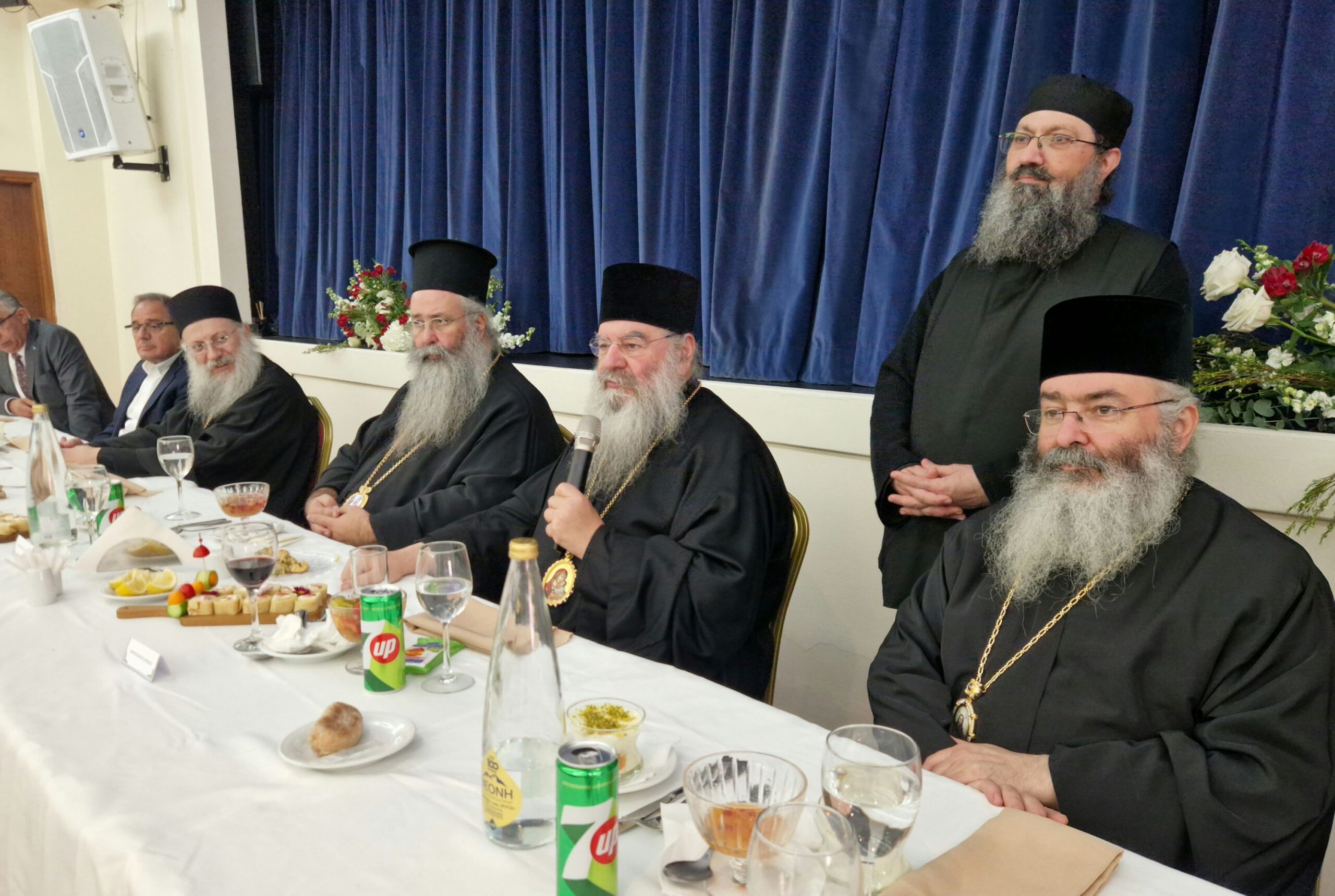 &Mu;&eta;&tau;&rho;&omicron;&pi;&omicron;&lambda;ί&tau;&eta;&sigmaf; &Lambda;&epsilon;&mu;&epsilon;&sigma;&omicron;ύ: &Mu;&iota;&kappa;&rho;ό&sigmaf; έ&rho;&iota;&chi;&nu;&alpha; &pi;έ&tau;&rho;&epsilon;&sigmaf; &sigma;&tau;&eta; &Mu;&eta;&tau;&rho;ό&pi;&omicron;&lambda;&eta; &kappa;&alpha;&iota; &tau;ώ&rho;&alpha; ό&lambda;&omicron; &kappa;&tau;ί&zeta;&omega;