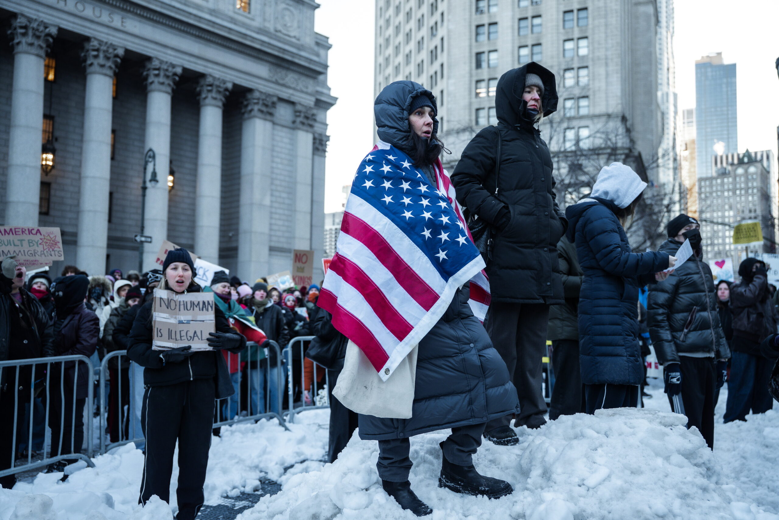 «No ICE»: Από την Καλιφόρνια μέχρι τη Ν. Υόρκη οι Αμερικανοί στους δρόμους