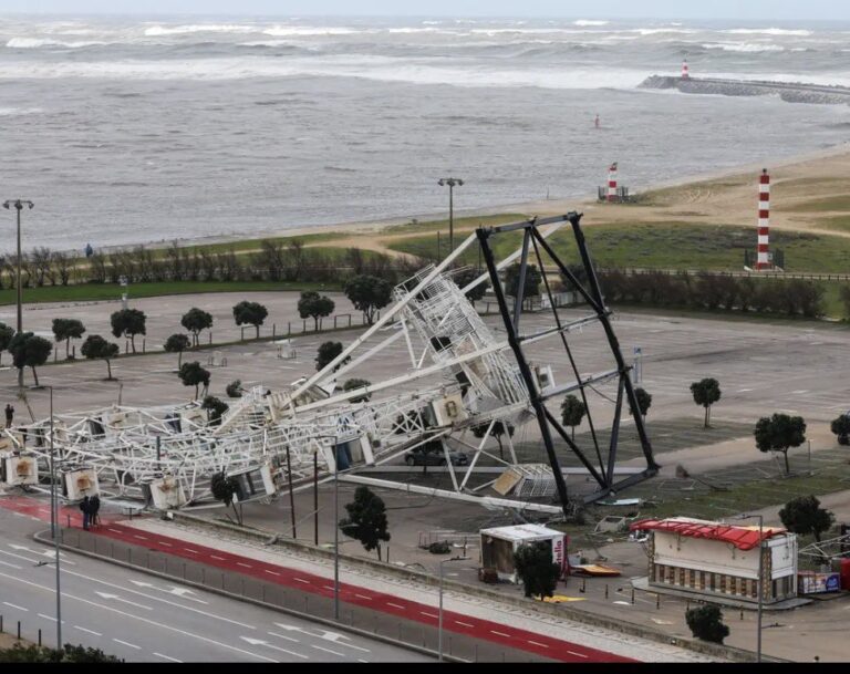 Πέντε οι νεκροί από την καταιγίδα Κριστίν στην Πορτογαλία, χωρίς ρεύμα 450.000 σπίτια