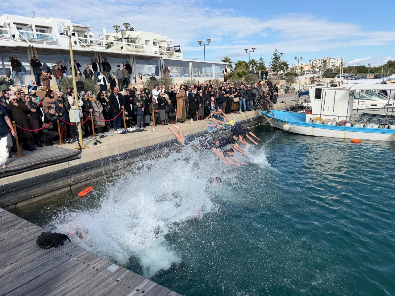 ΦΩΤΟ: Στο λιμανάκι Ζυγίου ο εορτασμός των Αγίων Θεοφανείων με το Παλαιό Ημερολόγιο