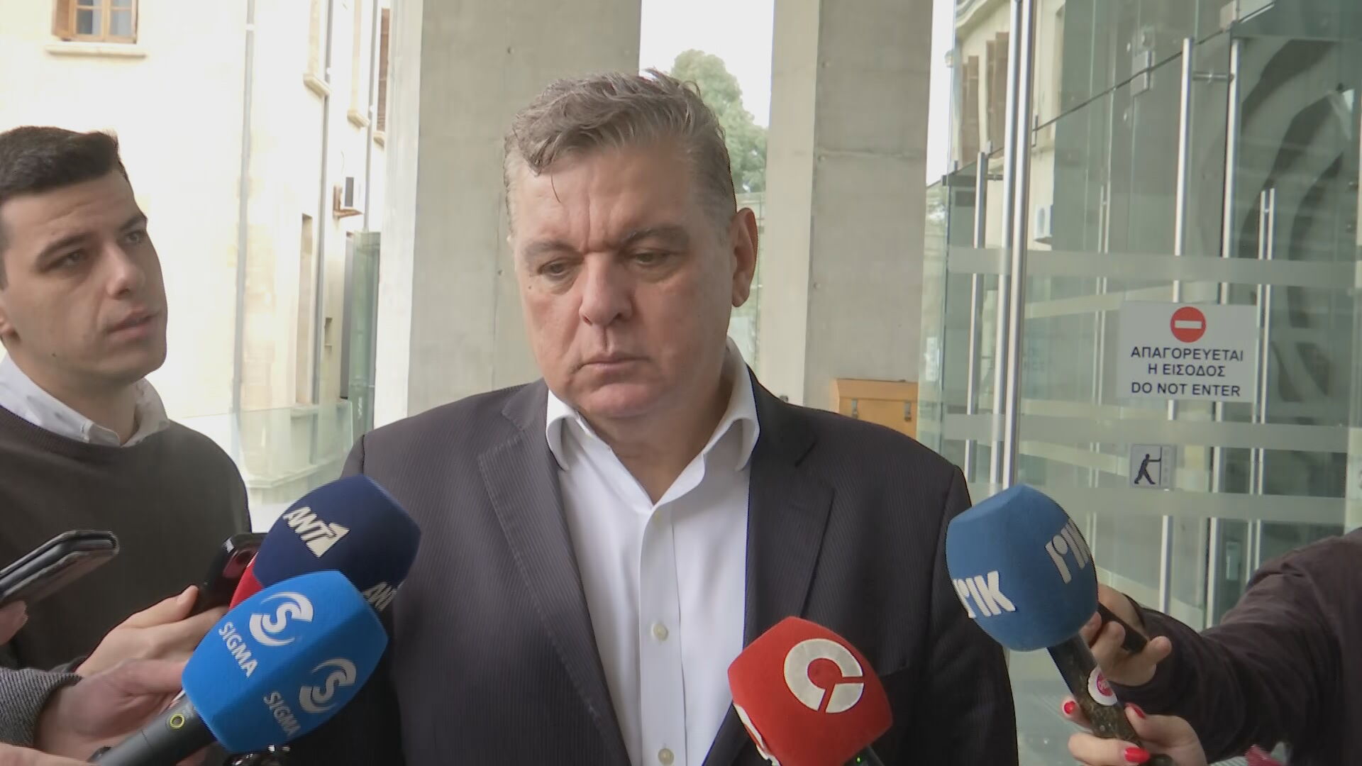 «Η ασυλία δεν με εκφράζει: Οι 22 λέξεις Νίκου Σύκα έξω από το Ανώτατο Δικαστήριο