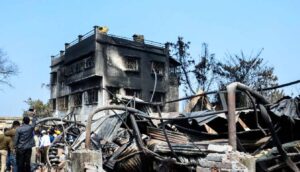 Τραγωδία με 25 νεκρούς σε φωτιά δύο κτηρίων στην Ινδία (ΦΩΤΟ)