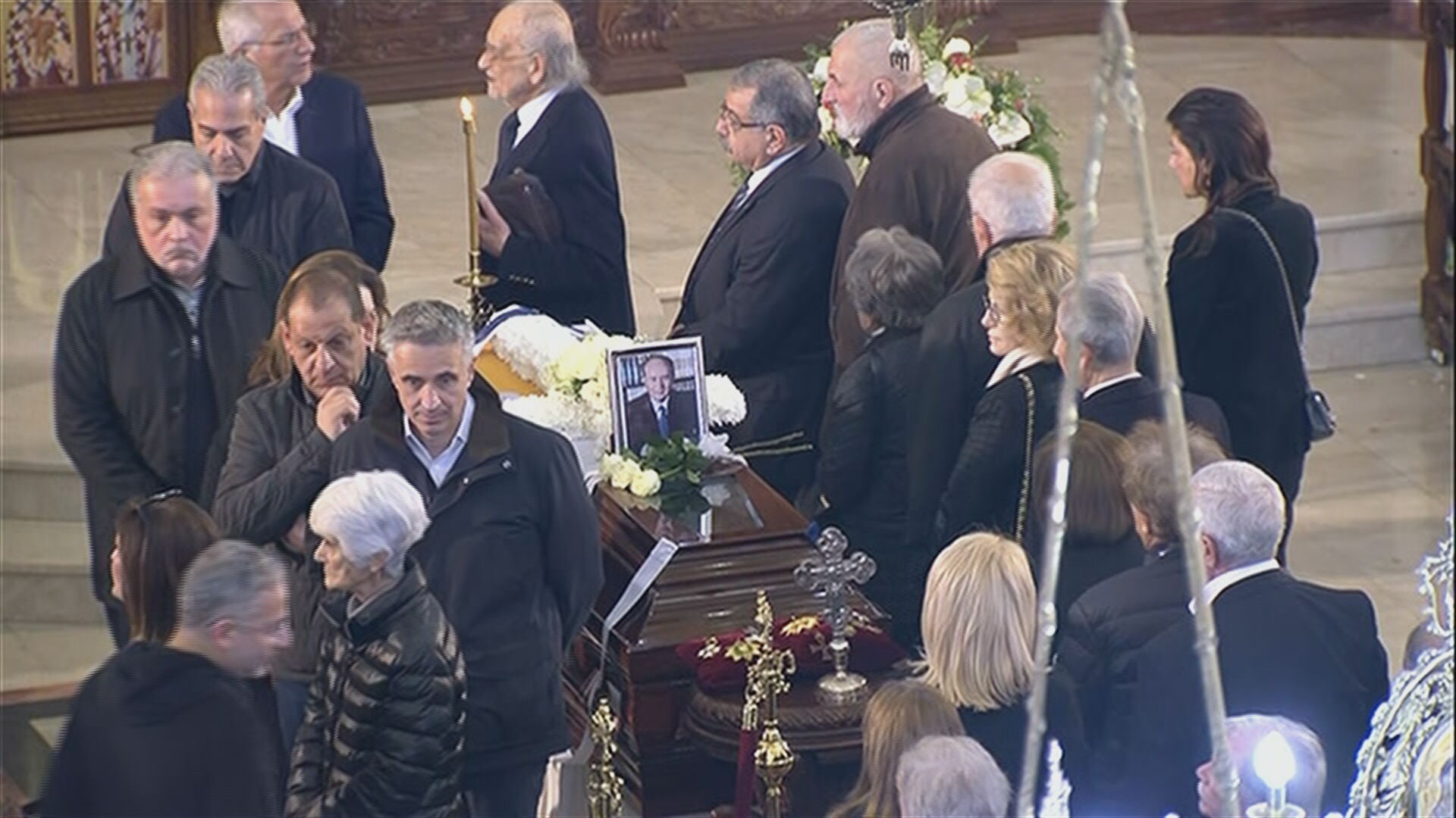 LIVE: Η Κύπρος αποχαιρετά τον Γιώργο Βασιλείου, στην εκκλησία ο Έρχιουρμαν