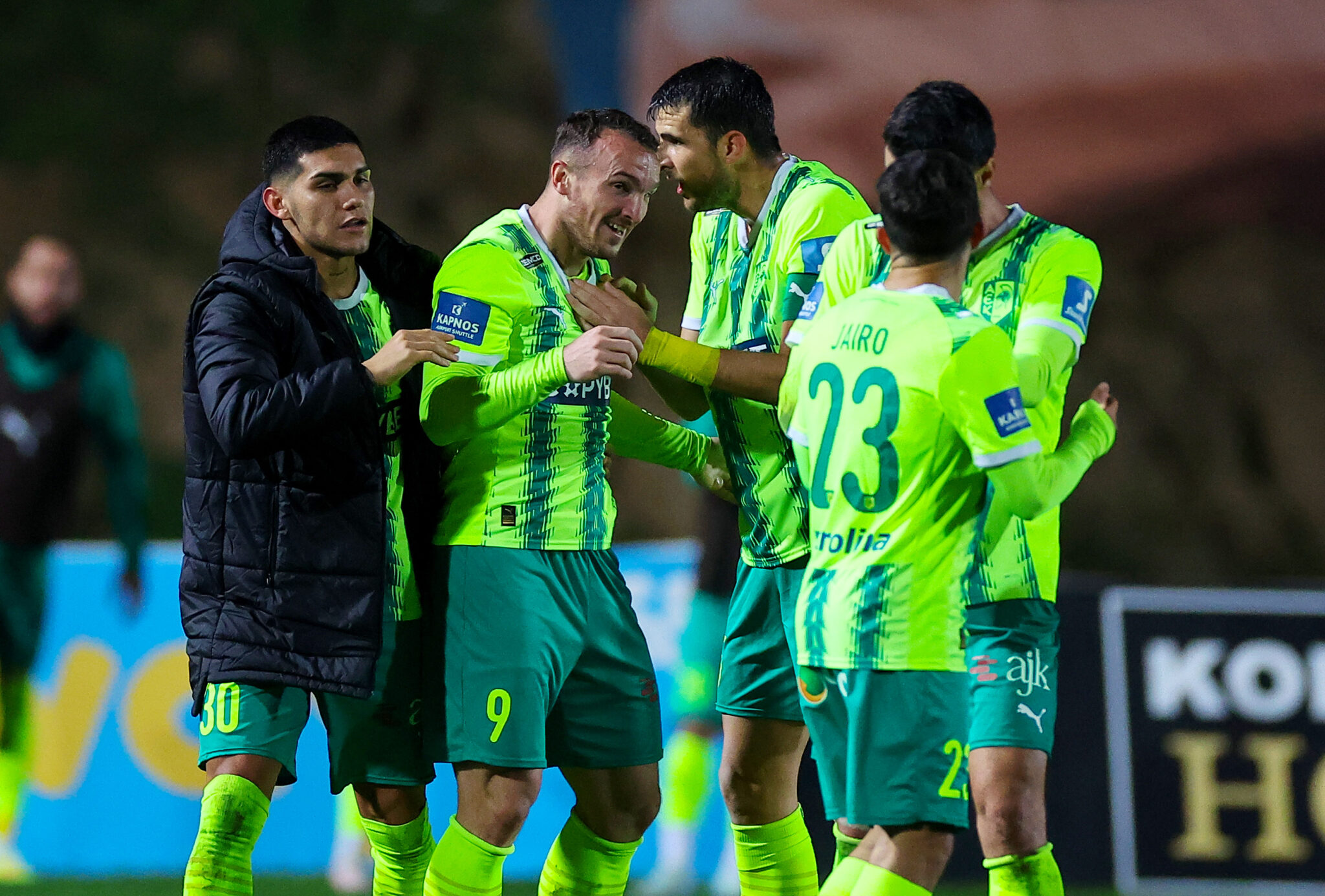 Για να… τριτώσει το καλό και να διατηρήσει την πίεση η ΑΕΚ