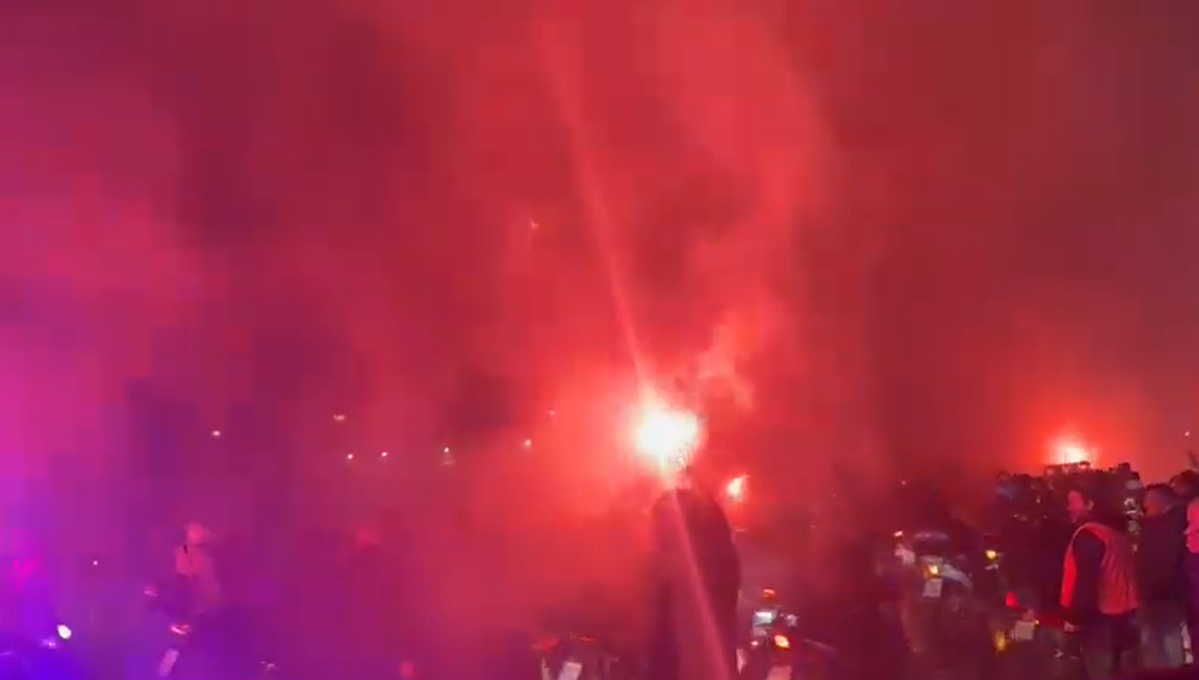 «Αδέρφια ζείτε, εσείς μας οδηγείτε»: Στην Τούμπα οι επτά σοροί, το συγκλονιστικό «αντίο» (BINTEO)