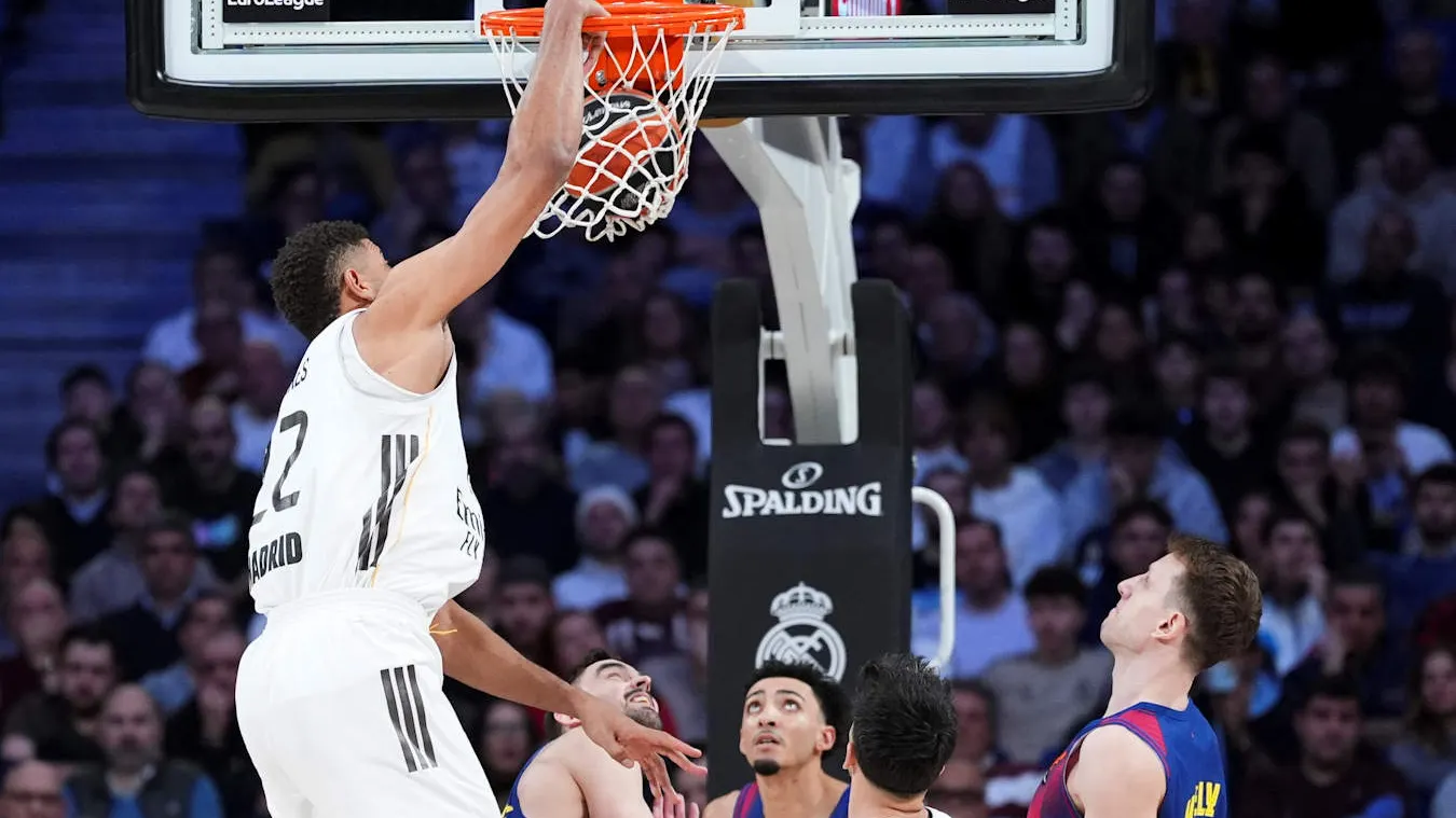 Έσβησε τα… φώτα στην Μπαρσελόνα, θριάμβευσε στο clasico και βλέπει 4άδα η Ρεάλ