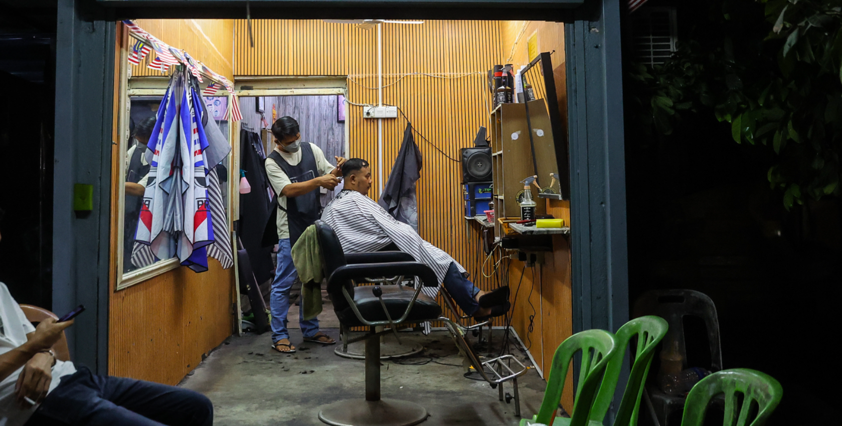 Εφόδοι σε κουρεία και μίνι μάρκετ αλλοδαπών στη Λεμεσό, συλλήψεις και πρόστιμο €4.000