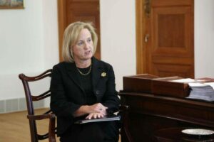 Η Πρέσβης των ΗΠΑ είδε Ερχιουρμάν