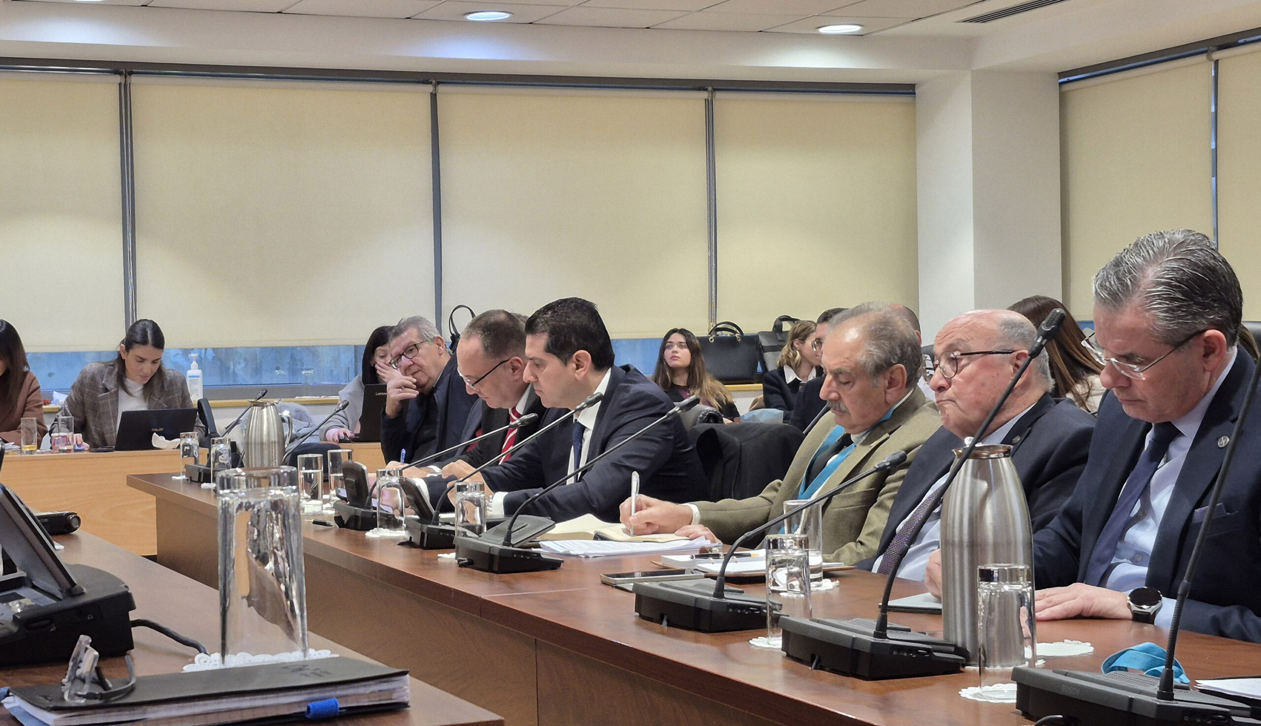 Έ&nu;&tau;&alpha;&sigma;&eta; &lambda;ό&gamma;&omega; &Beta;&alpha;&sigma;&iota;&lambda;&iota;&kappa;&omicron;ύ: &Delta;&epsilon;&nu; &delta;ί&nu;&omicron;&upsilon;&nu; &sigma;&tau;&omicron;&iota;&chi;&epsilon;ί&alpha; &gamma;&iota;&alpha; &tau;&iota;&sigmaf; &alpha;&mu;&omicron;&iota;&beta;έ&sigmaf;, &kappa;&omicron;&sigma;&tau;ί&zeta;&epsilon;&iota; &euro;1 &epsilon;&kappa;&alpha;&tau;. &tau;&eta;&nu; &eta;&mu;έ&rho;&alpha; &sigma;&tau;&omicron;&upsilon;&sigmaf; &Kappa;ύ&pi;&rho;&iota;&omicron;&upsilon;&sigmaf;