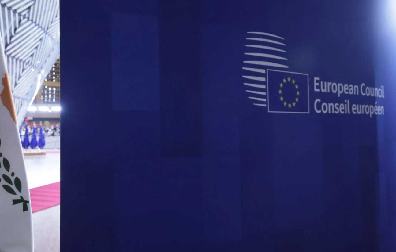 «Η Ευρώπη δεν θα απαντά με tweets, αλλά με συλλογική δράση»: Συνεδριάζουν οι 27 της ΕΕ για τις διατλαντικές σχέσεις