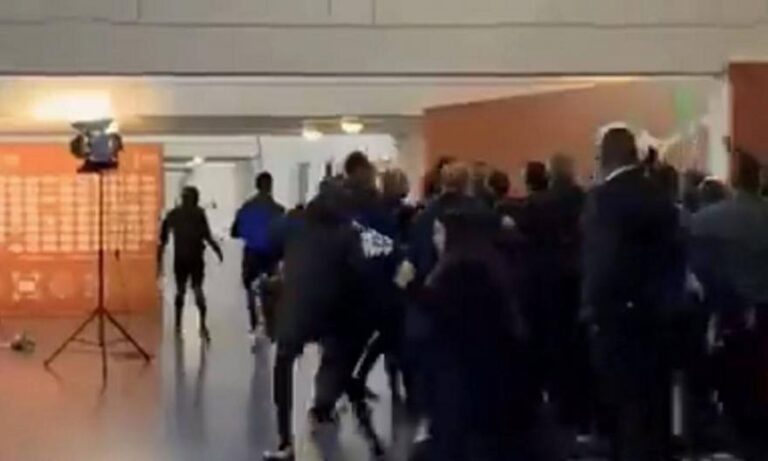 Χάος μετά το Αλγερία-Νιγηρία: Κυνήγησαν τον διαιτητή μέχρι τα αποδυτήρια (ΒΙΝΤΕΟ)